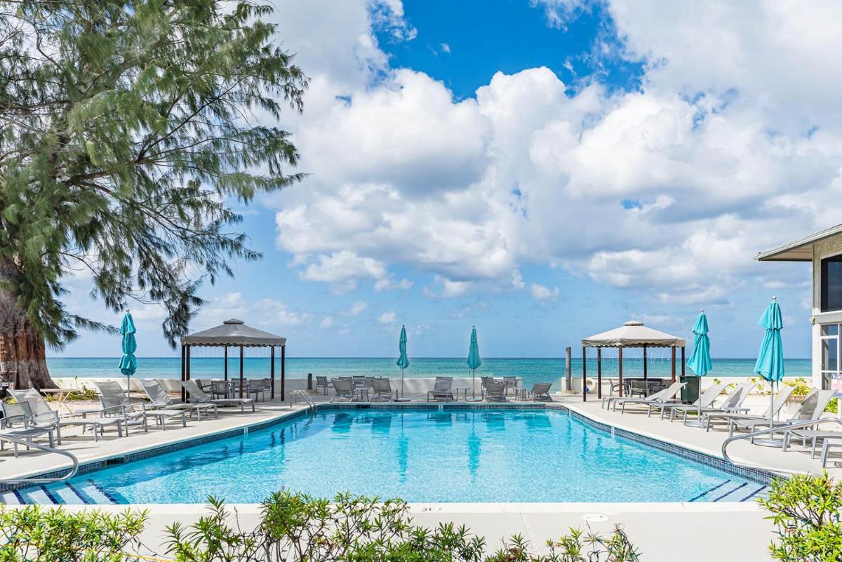 Tamarind Bay 3BD on Seven Mile Beach view 2