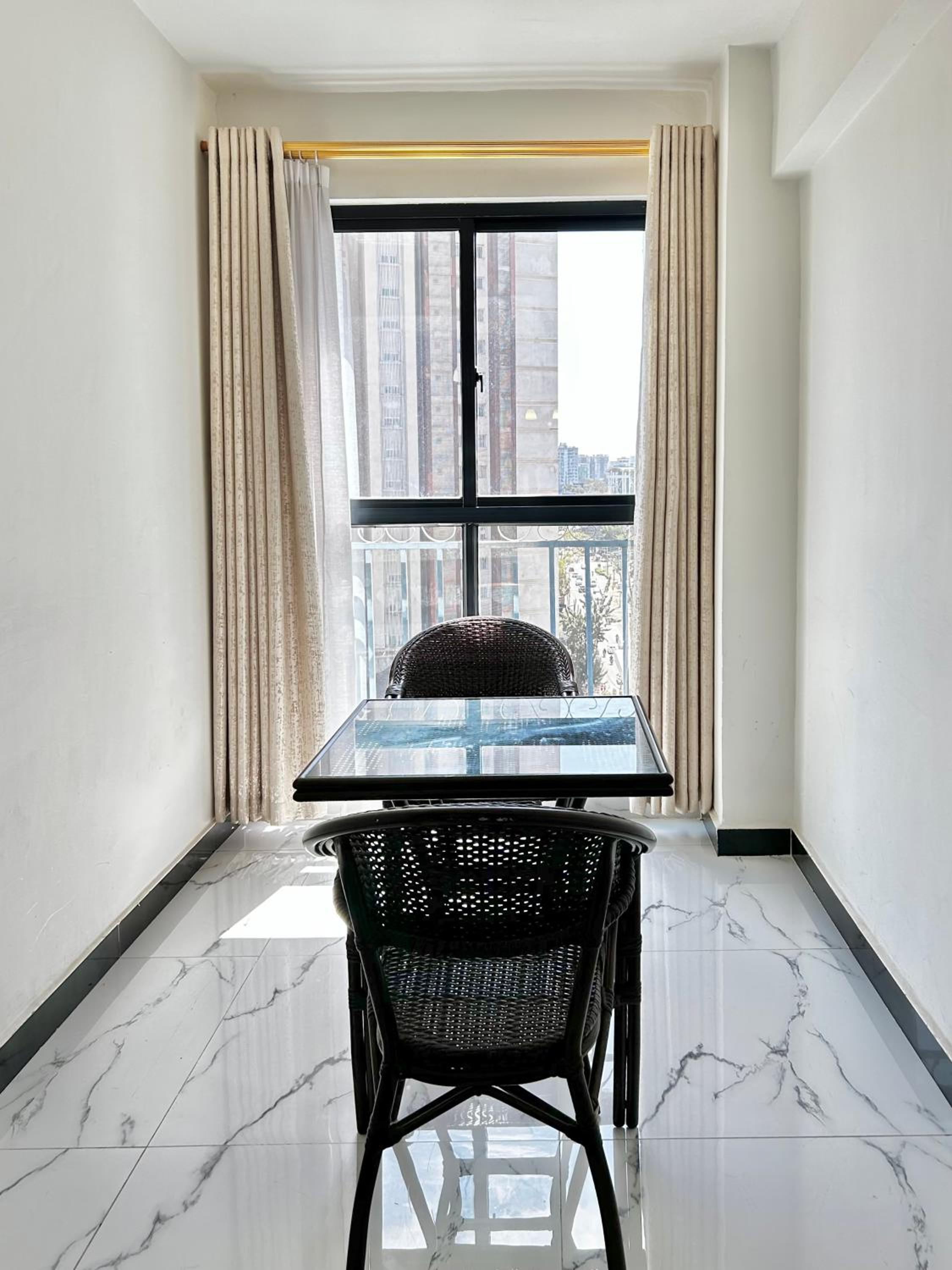 Stylish 2BR Apartment near Yaya Centre,Adlife Kilimani, Nairobi view 2
