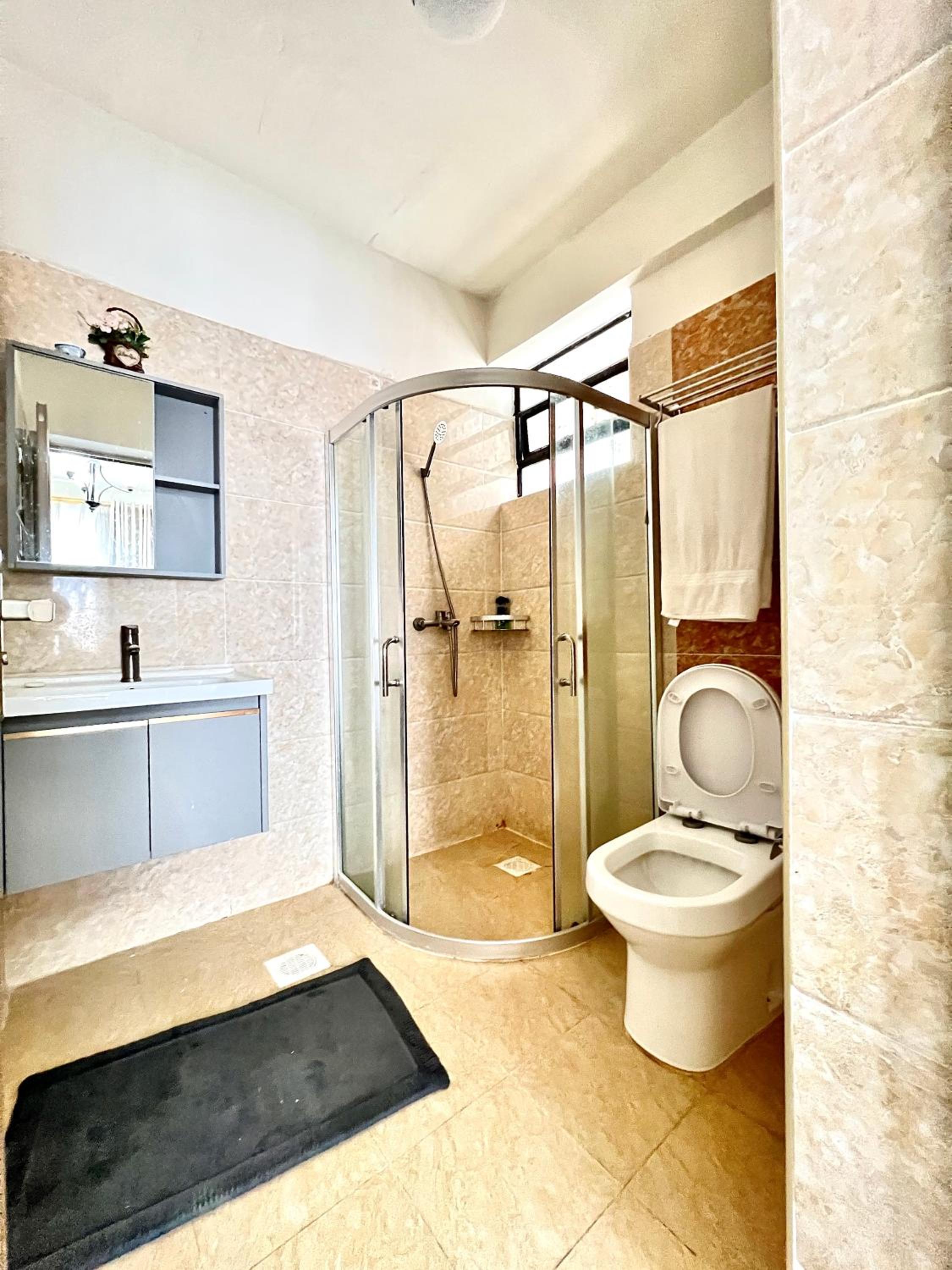 Stylish 2BR Apartment near Yaya Centre,Adlife Kilimani, Nairobi view 5