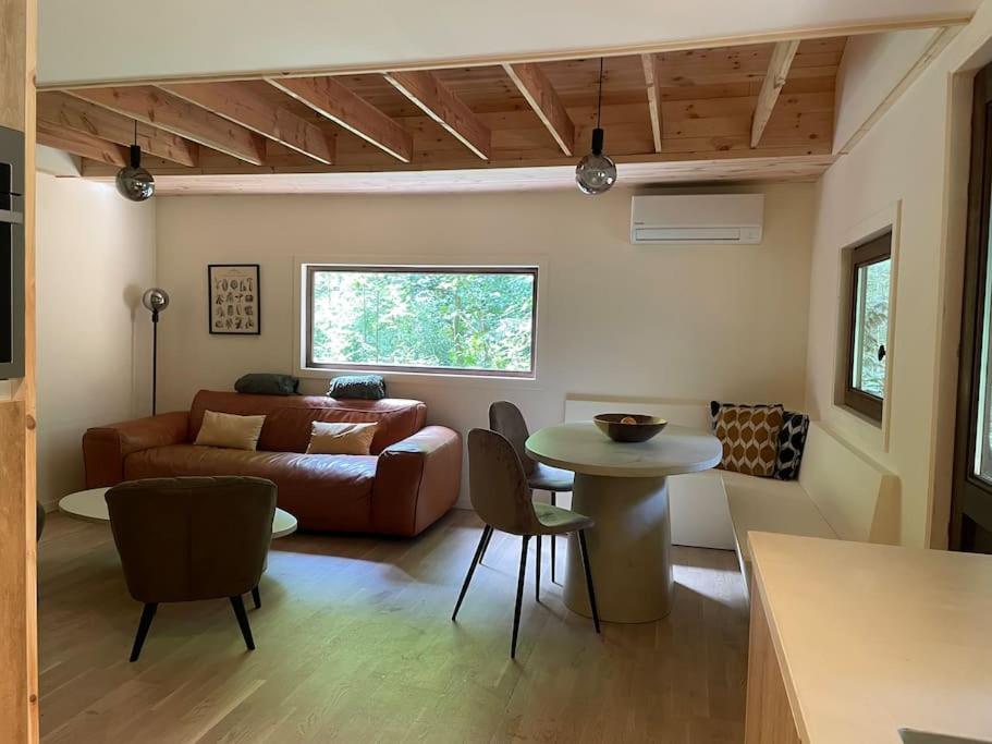 Prachtige chalet in het bos met sauna!