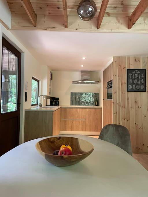 Prachtige chalet in het bos met sauna!
