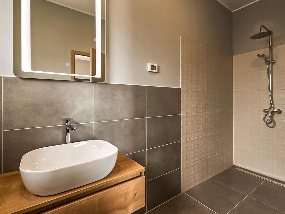 Esti en Loborika — bathroom