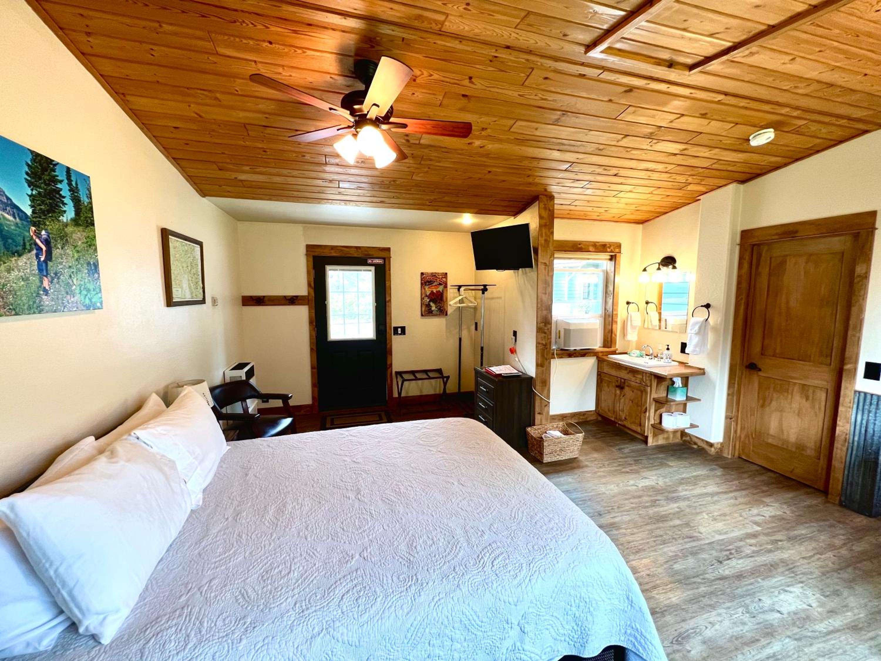 Glacier's Edge Cabins view 5