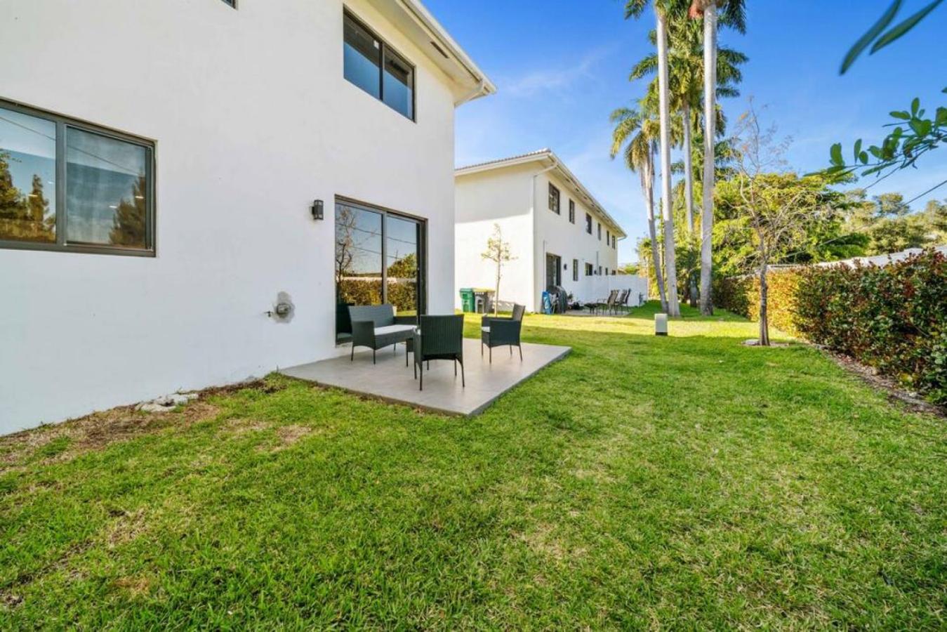 Modern RocknHome Near Hard Rock and FLL Airport view 2