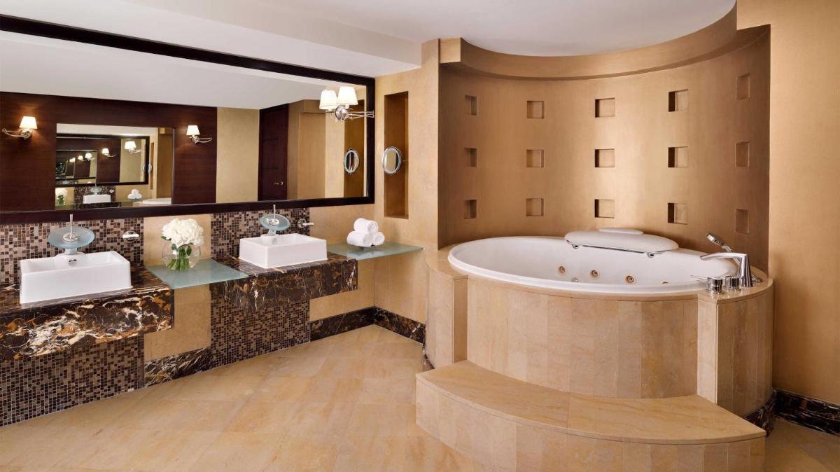 Jacuzzi