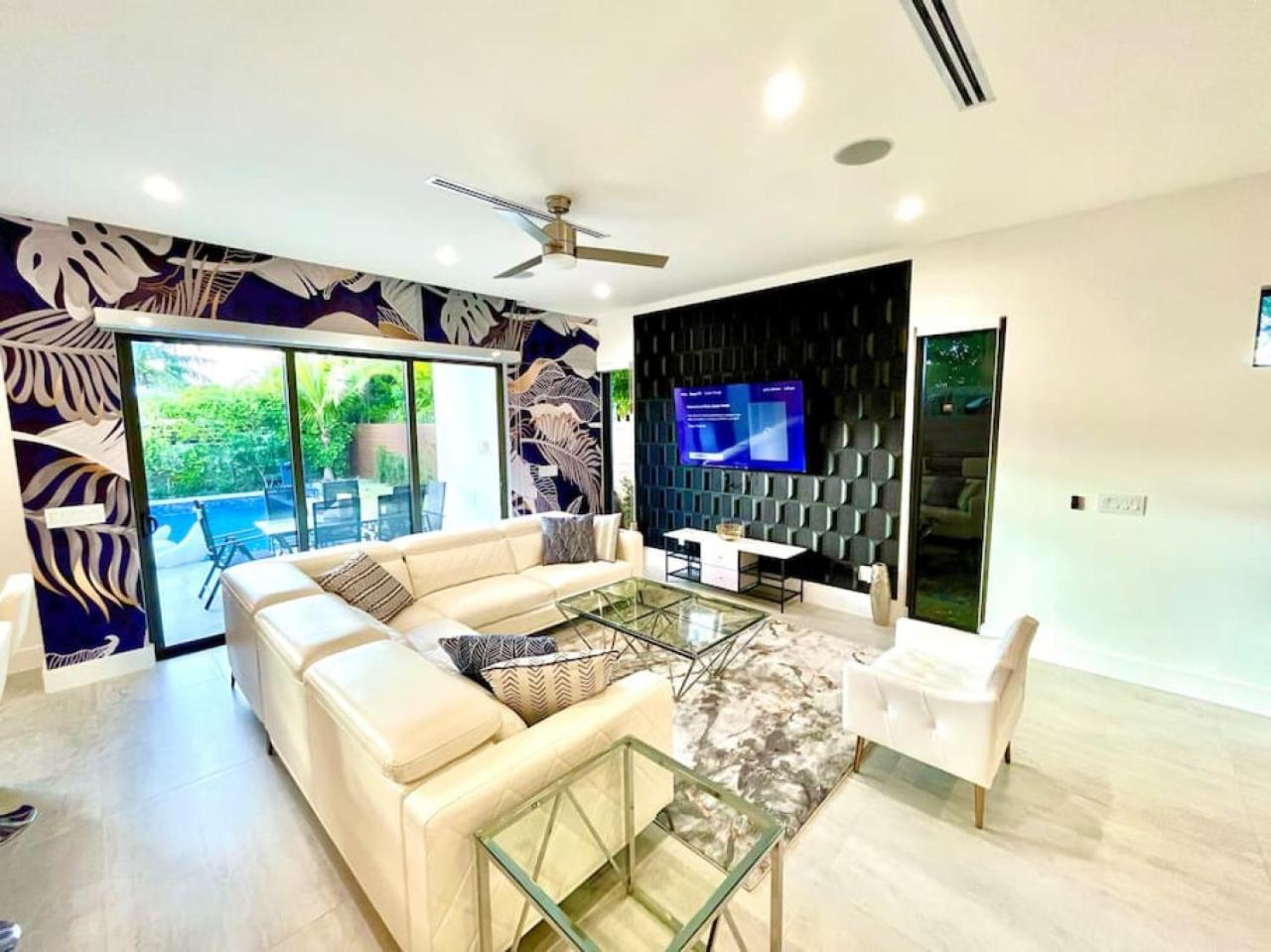 Botanical Oasis Home with 2 Pools view 3