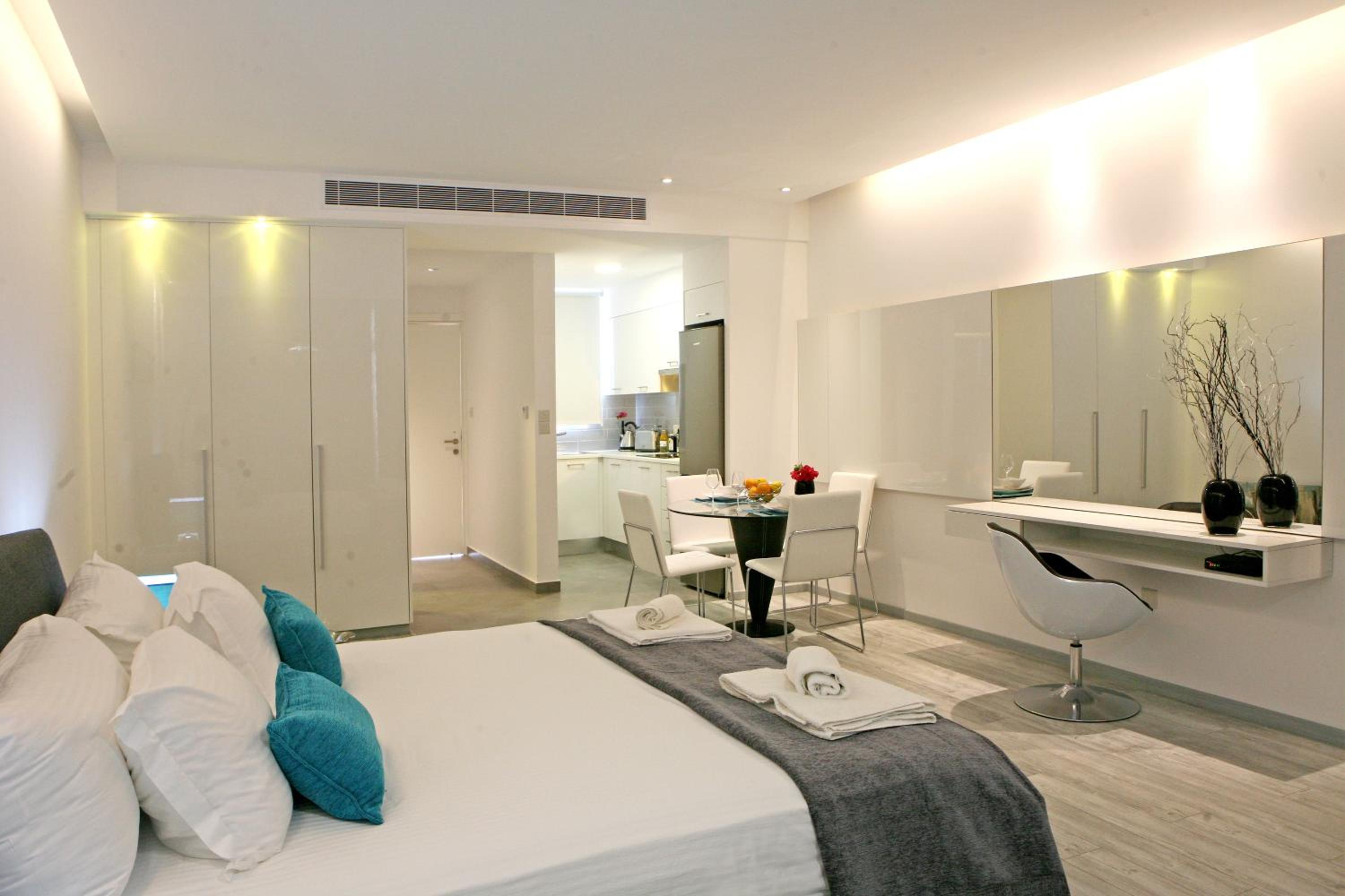 Corina Suites & Apartments — photo 23