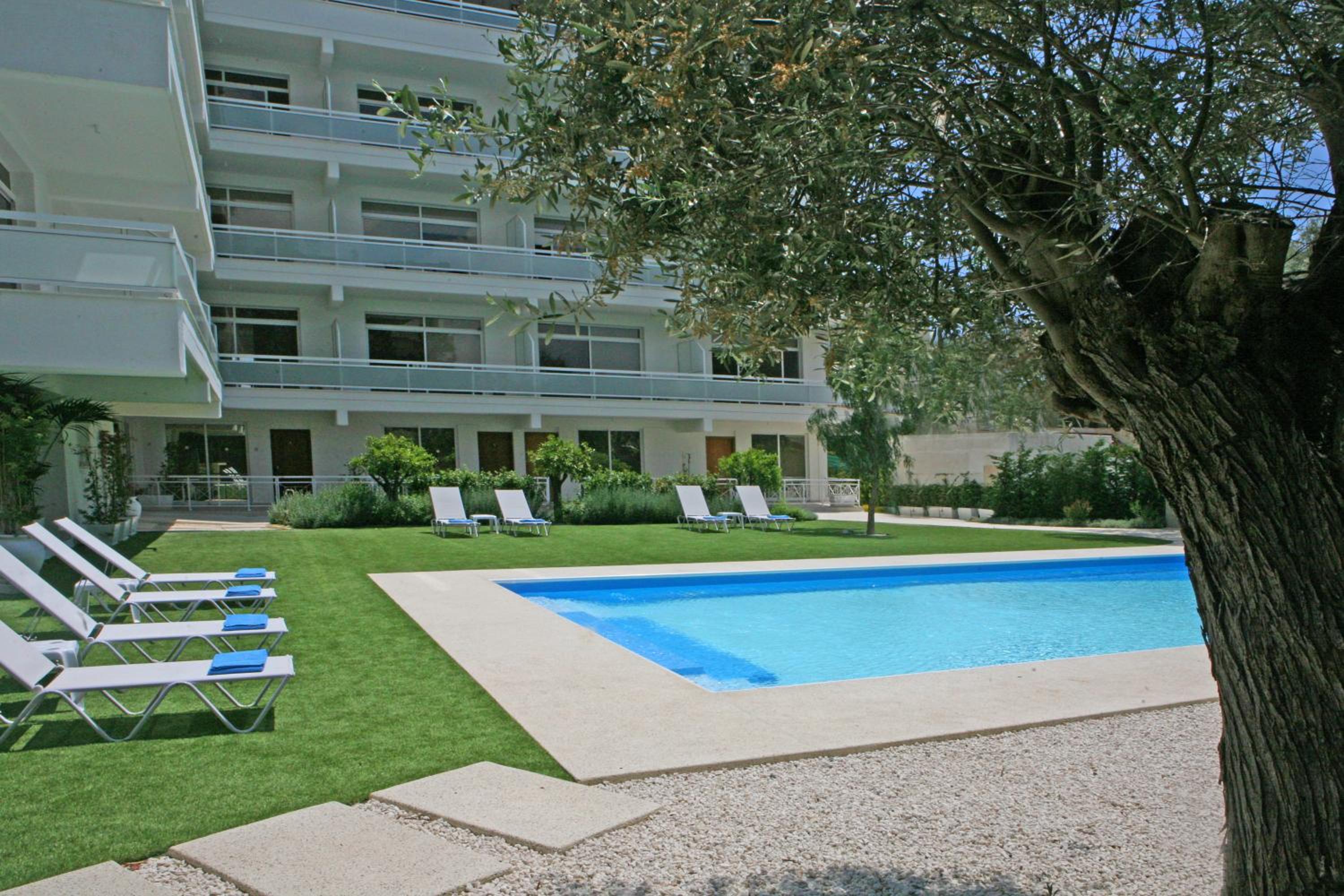 Corina Suites & Apartments