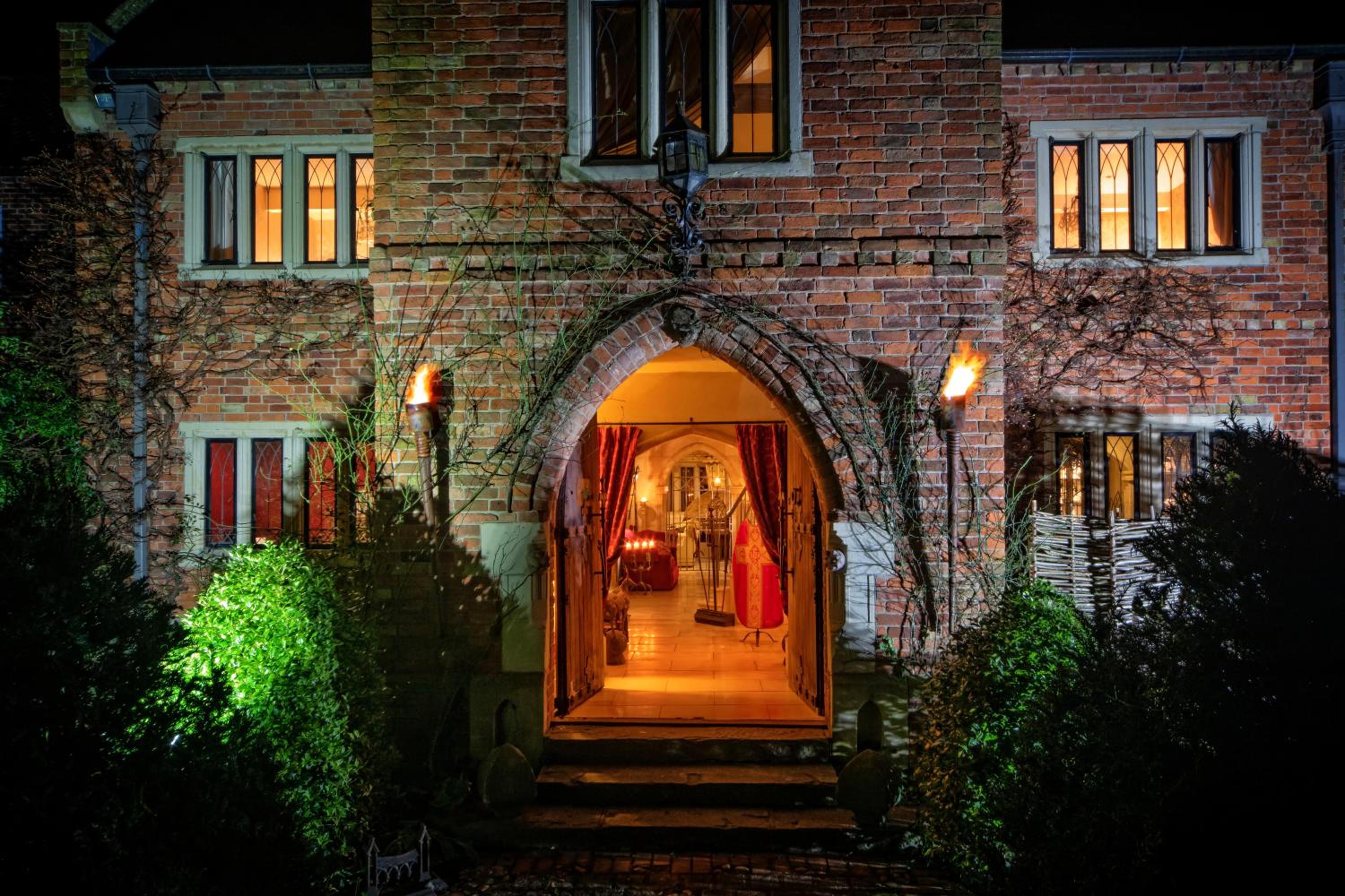 Manor Court