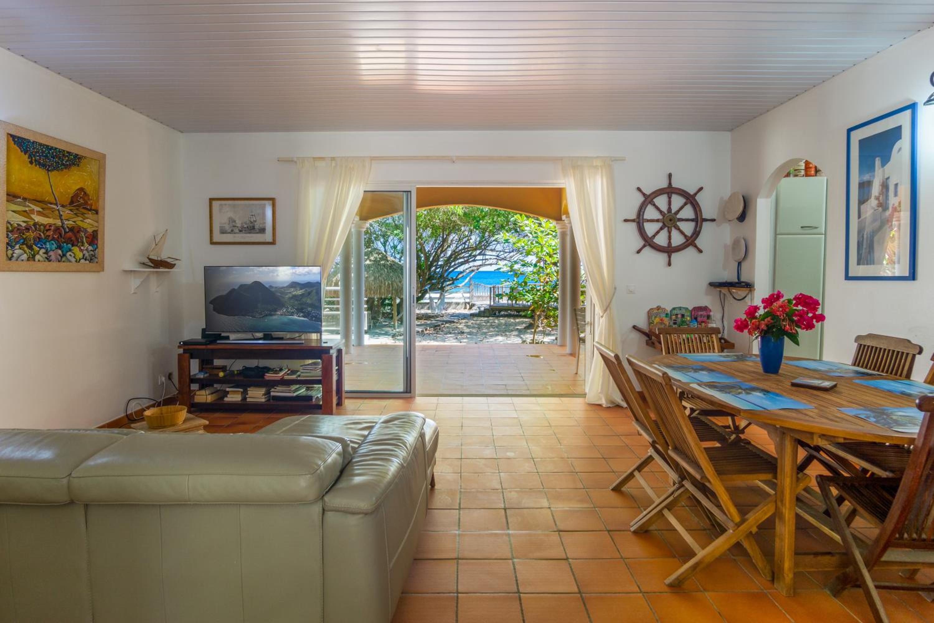 Yellow Beach Villa - Maison créole sur la plage view 5