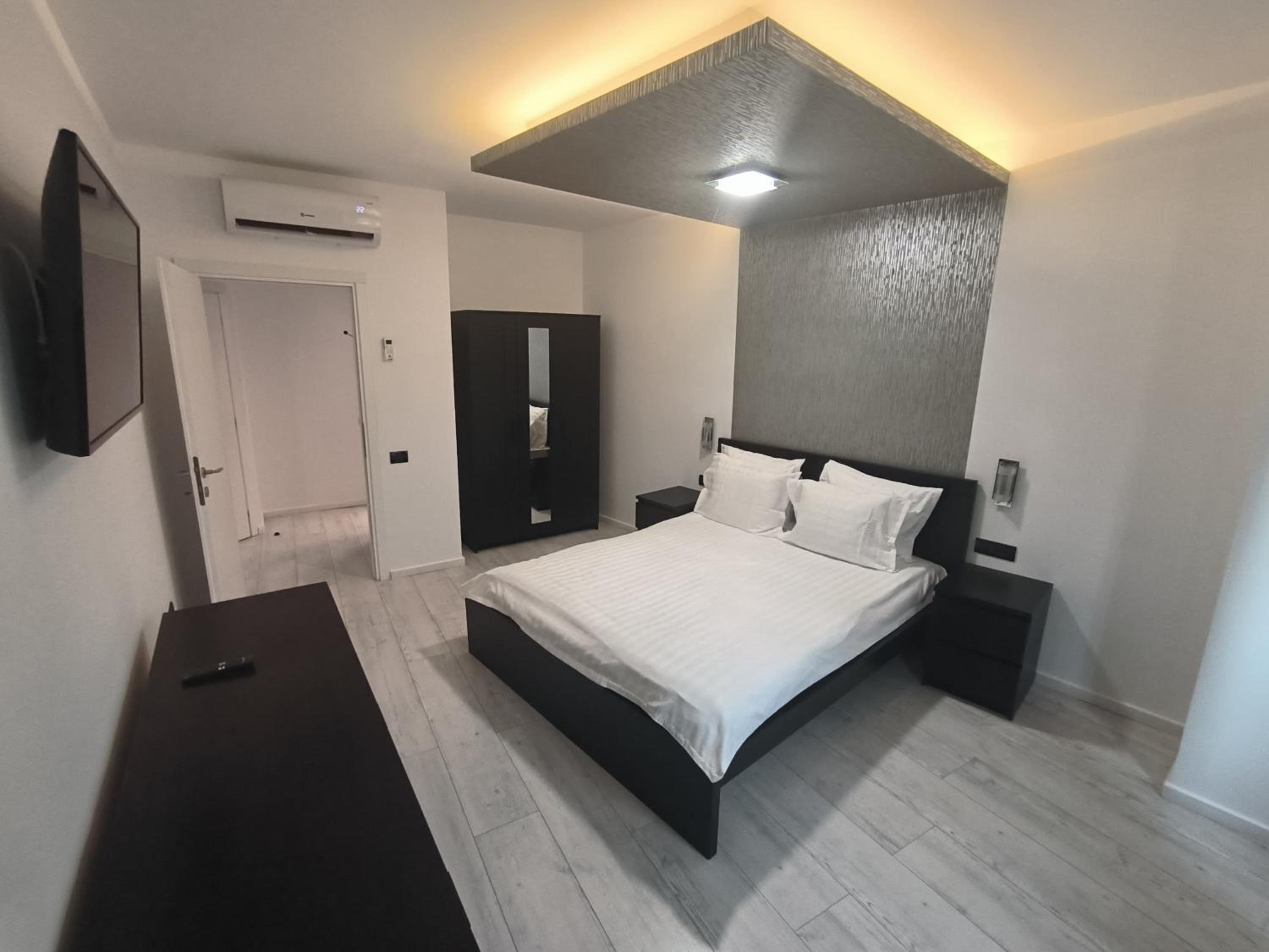 L'Heritage Collection Romana Apartments view 3