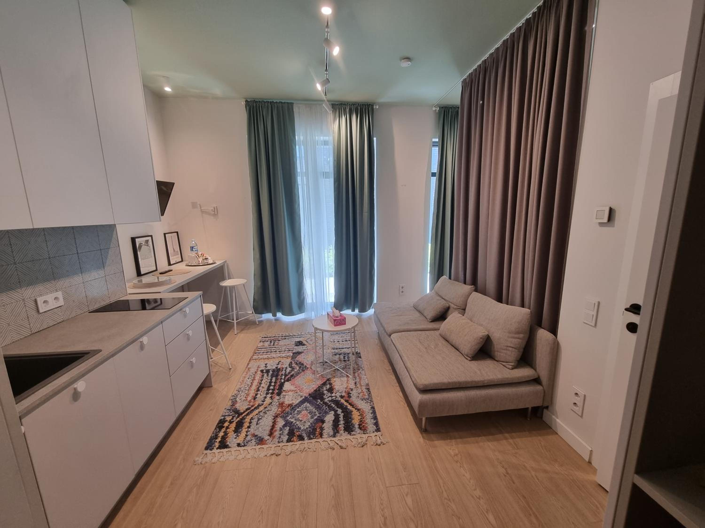 Old Town Renaissance Apartment