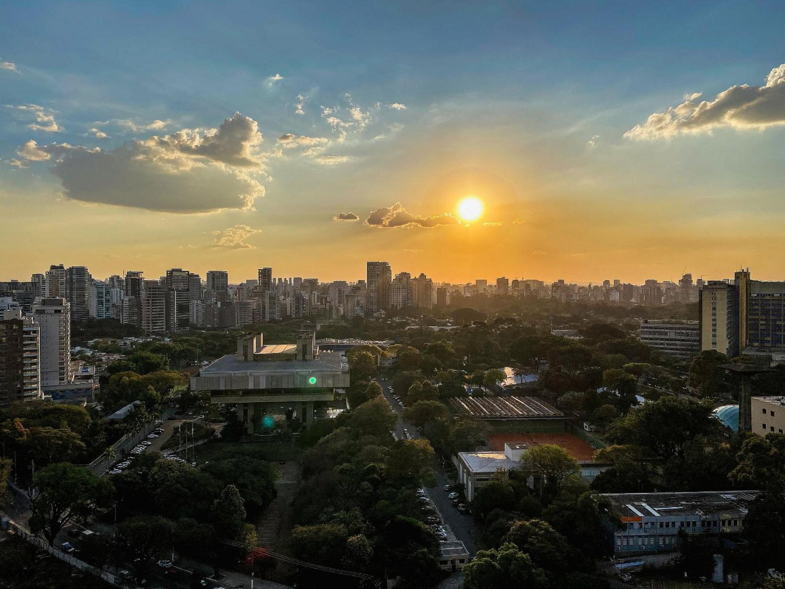 Palazzo Ibirapuera 21st Floor – Wi-Fi, AC, and Metro 5 Minutes Away