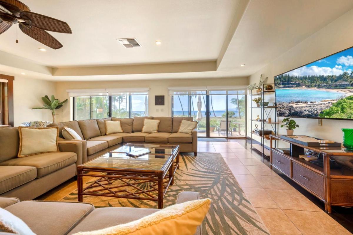 K B M Resorts- HALE-1470 Presidential 3bd 3ba beach-front estate ac private yard view 3