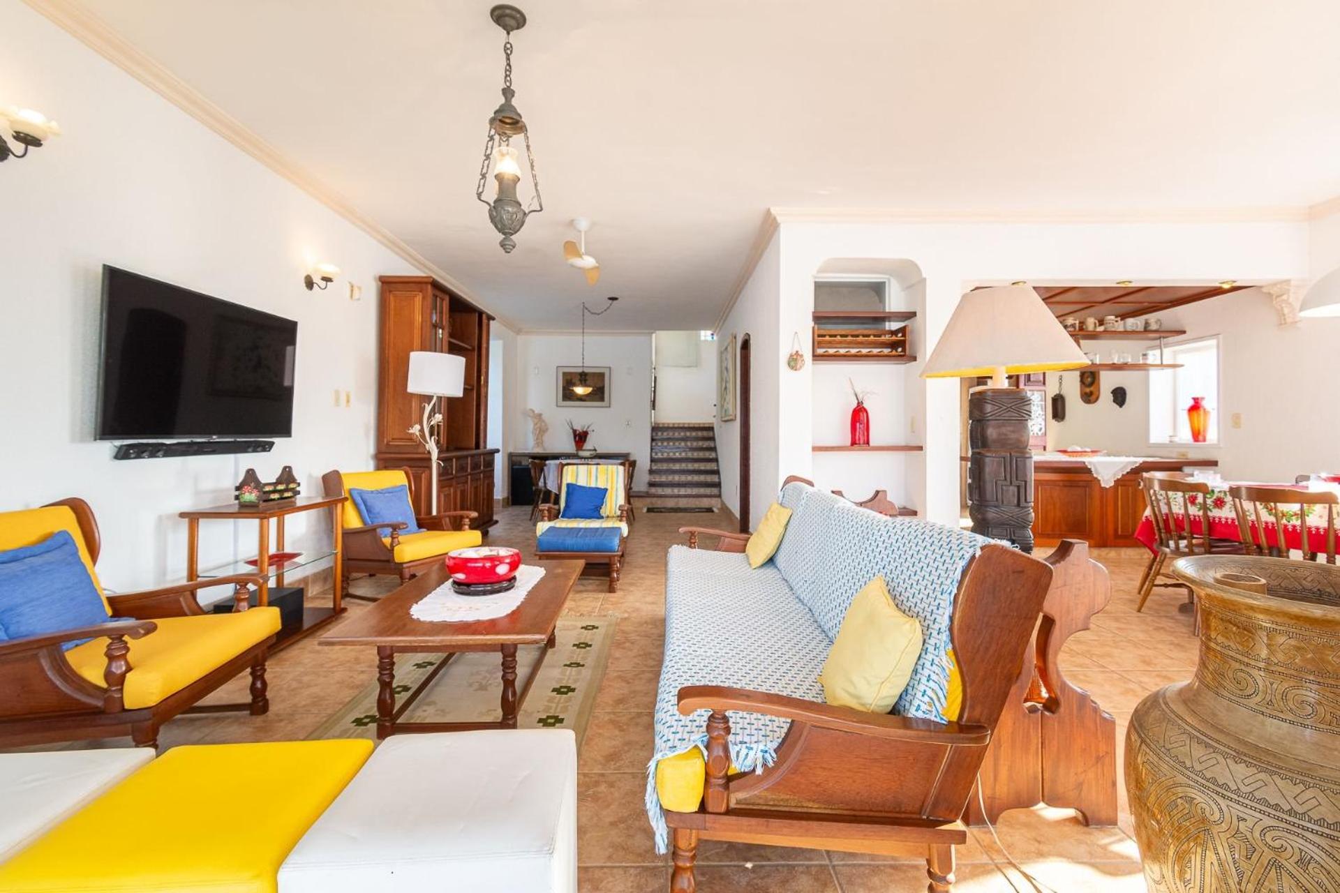 Magnífica casa, com praia particular, em Angra