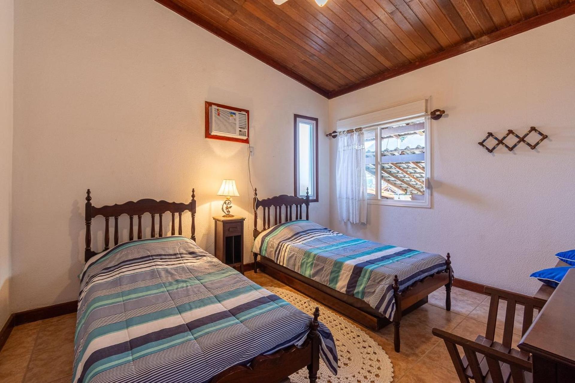 Magnífica casa, com praia particular, em Angra