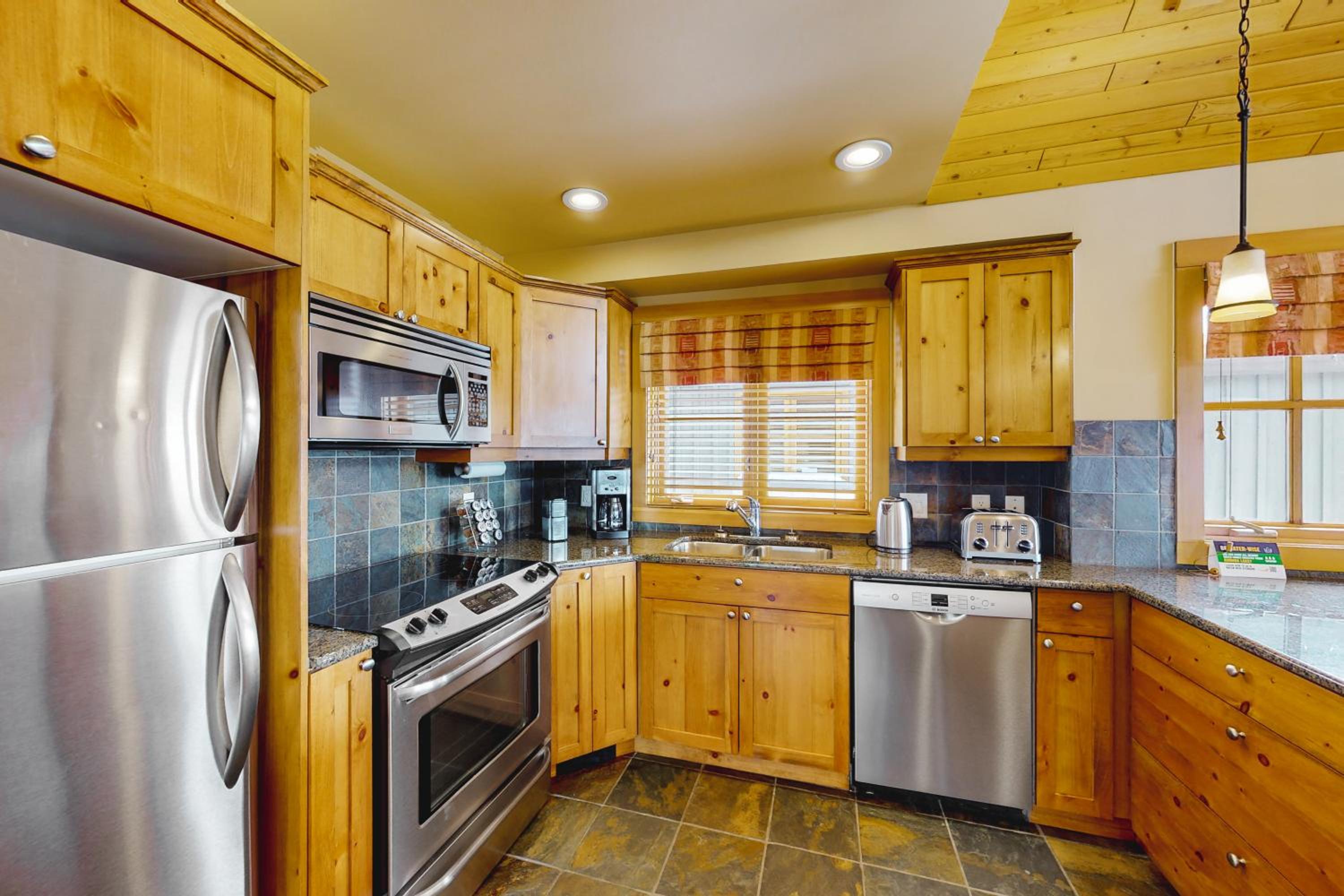 Woodcutter Cabin 16
