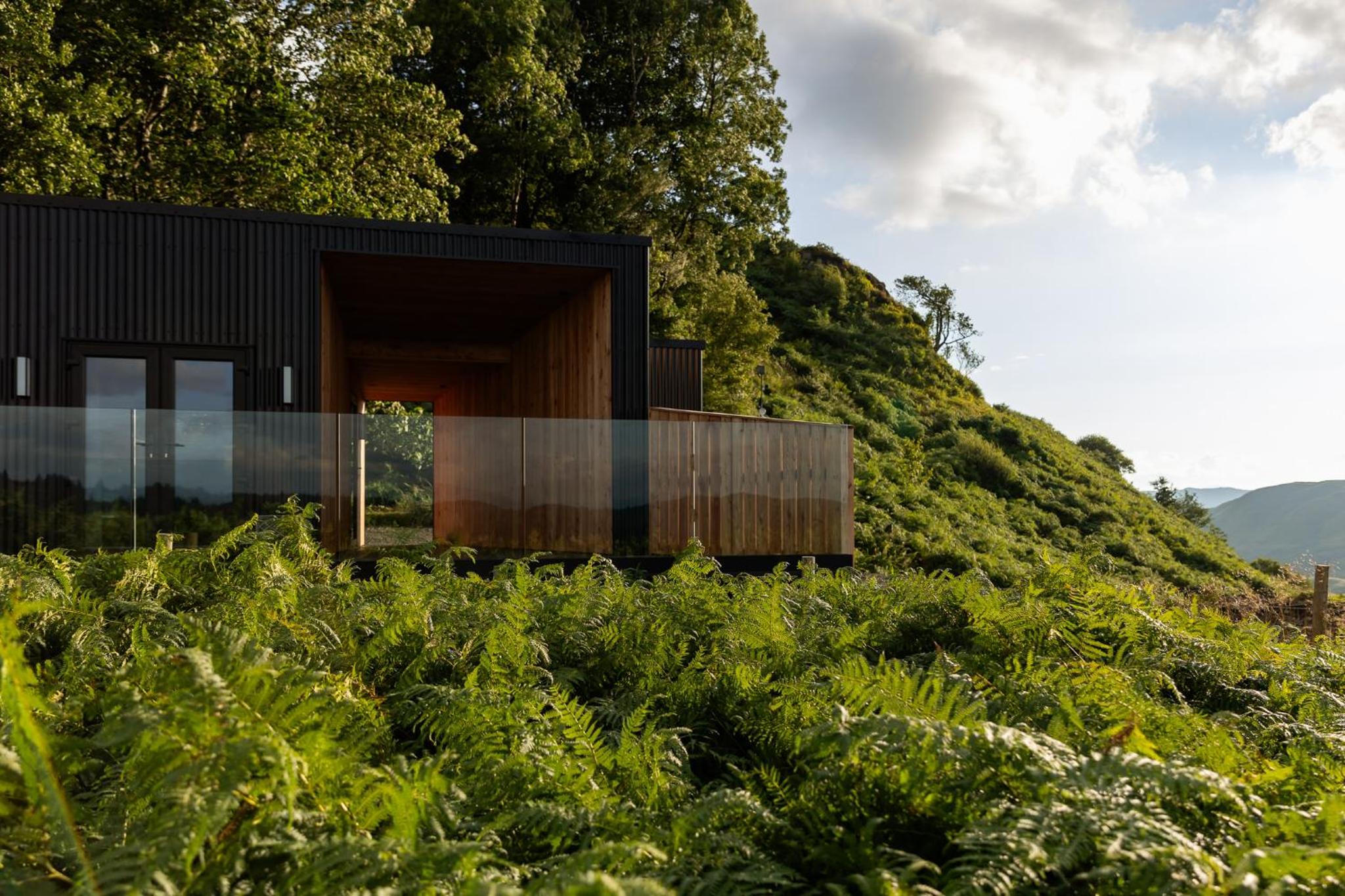 Hotel The Black Cabin Oban - Image 1