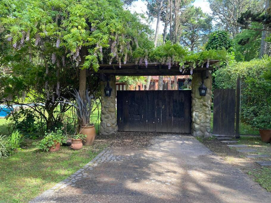 Casa en Cariló, a 2 cuadras de la playa.