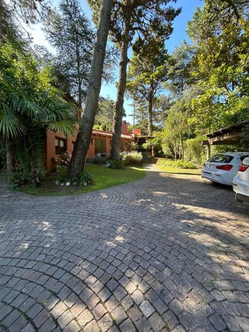 Casa en Cariló, a 2 cuadras de la playa.