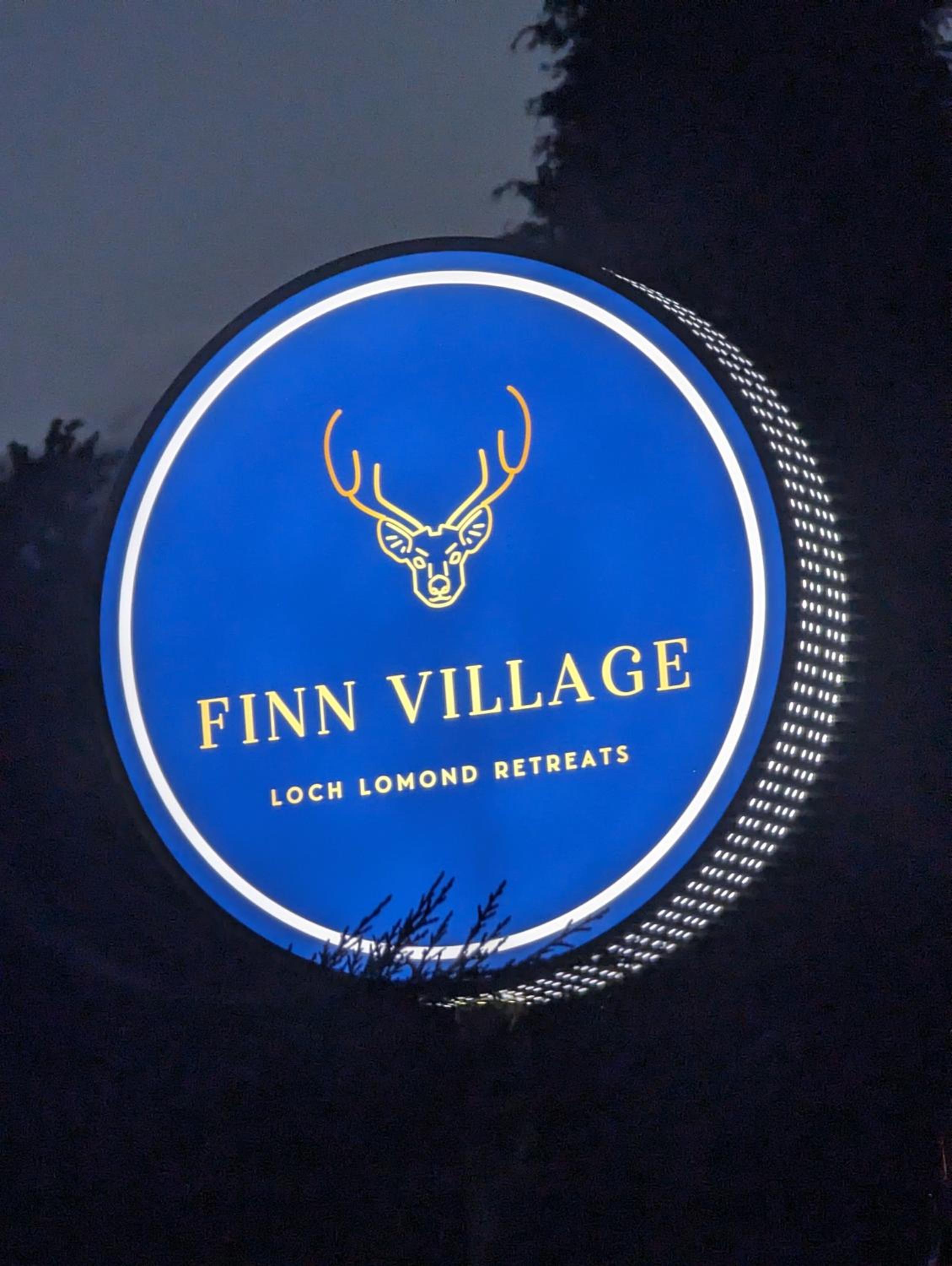 FINN VILLAGE "Raspberry Cottage" Private Garden, 6-seater HOT TUB, Firepit & Pizza Stove view 4