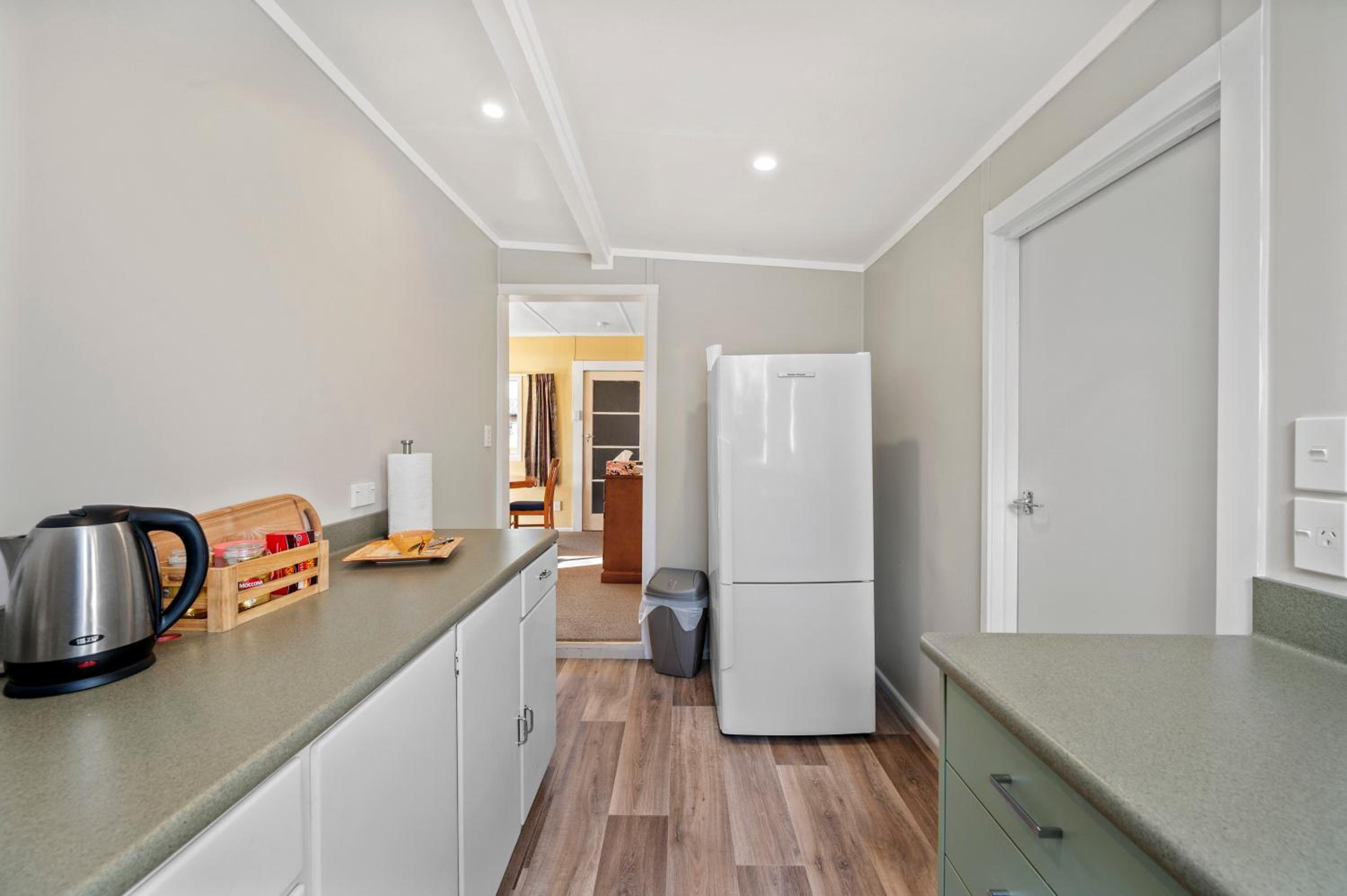 Lakeside Escape - Motuoapa Holiday Home