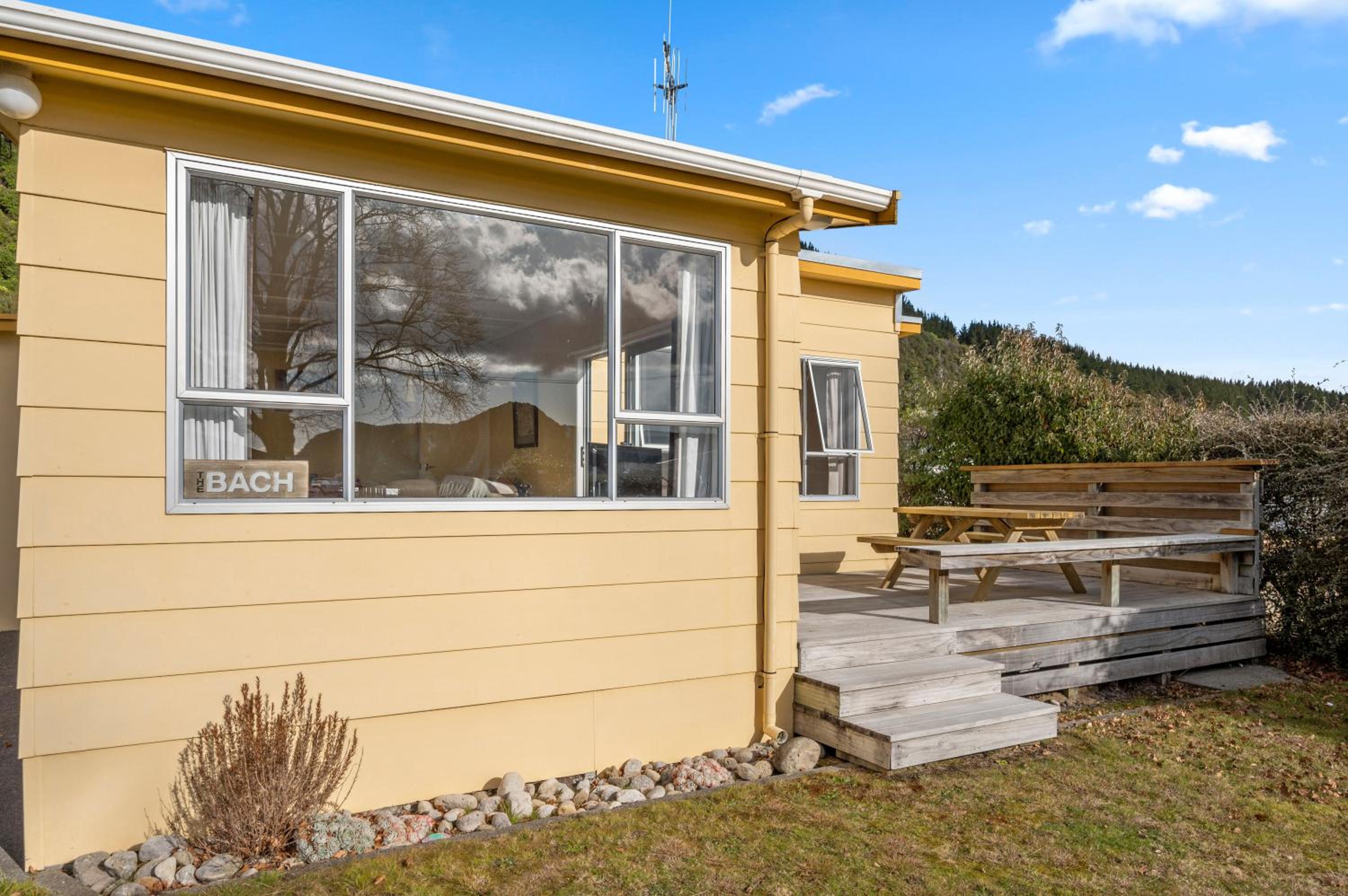 Lakeside Escape - Motuoapa Holiday Home