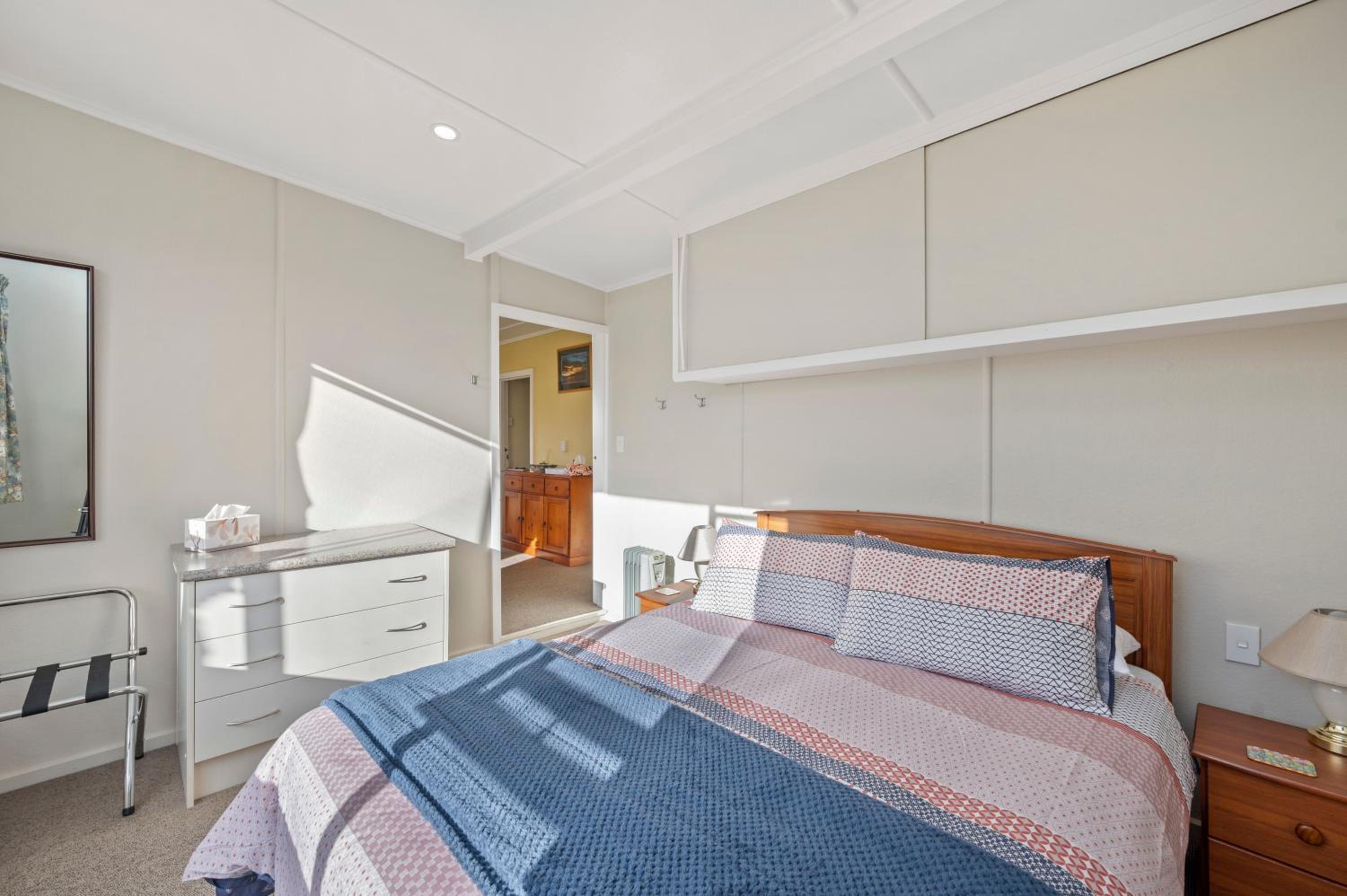 Lakeside Escape - Motuoapa Holiday Home