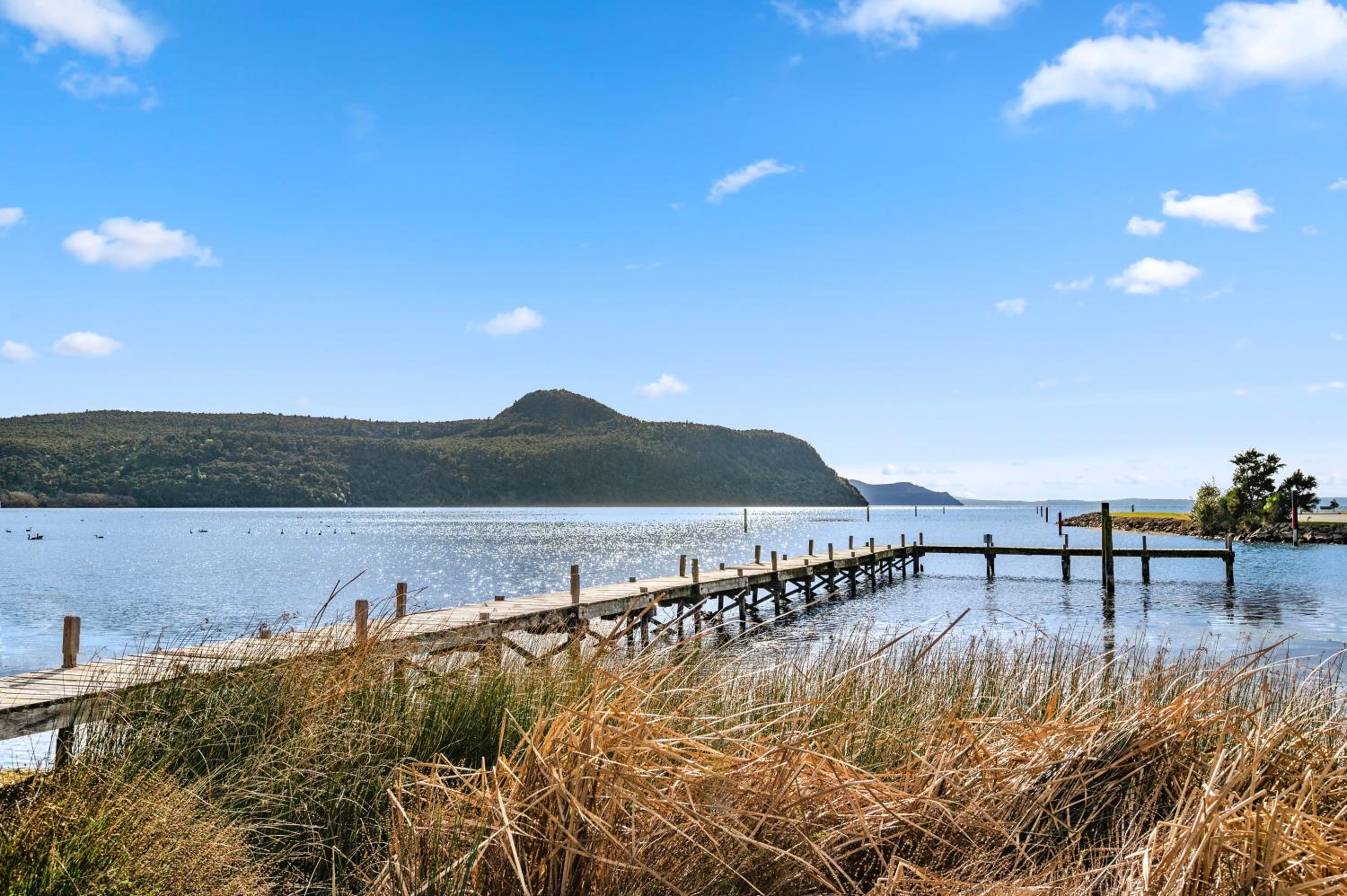 Lakeside Escape - Motuoapa Holiday Home