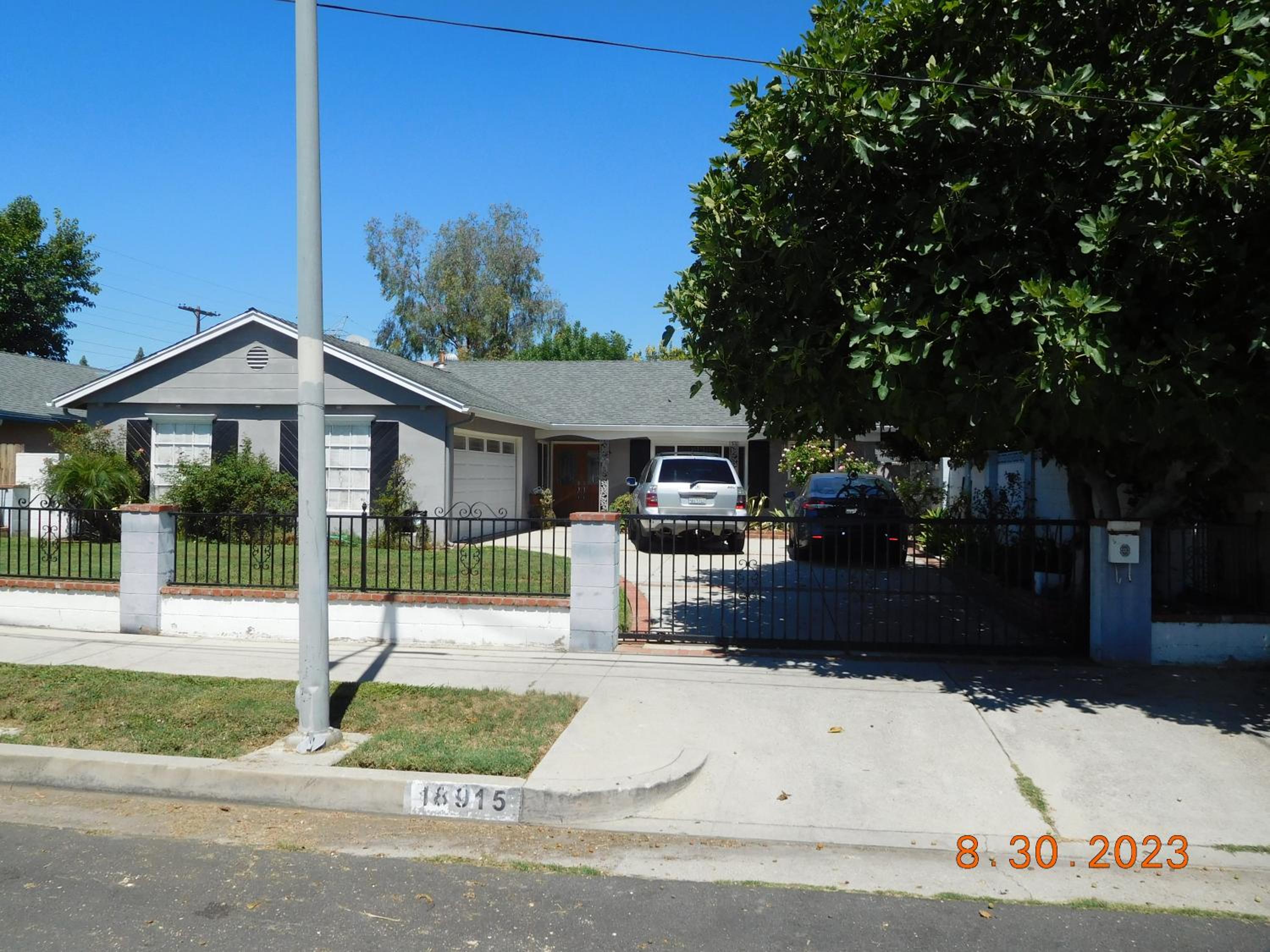 Nice Northridge 4-2-2 Pool home near CSUN and Pierce College - Property Image 1