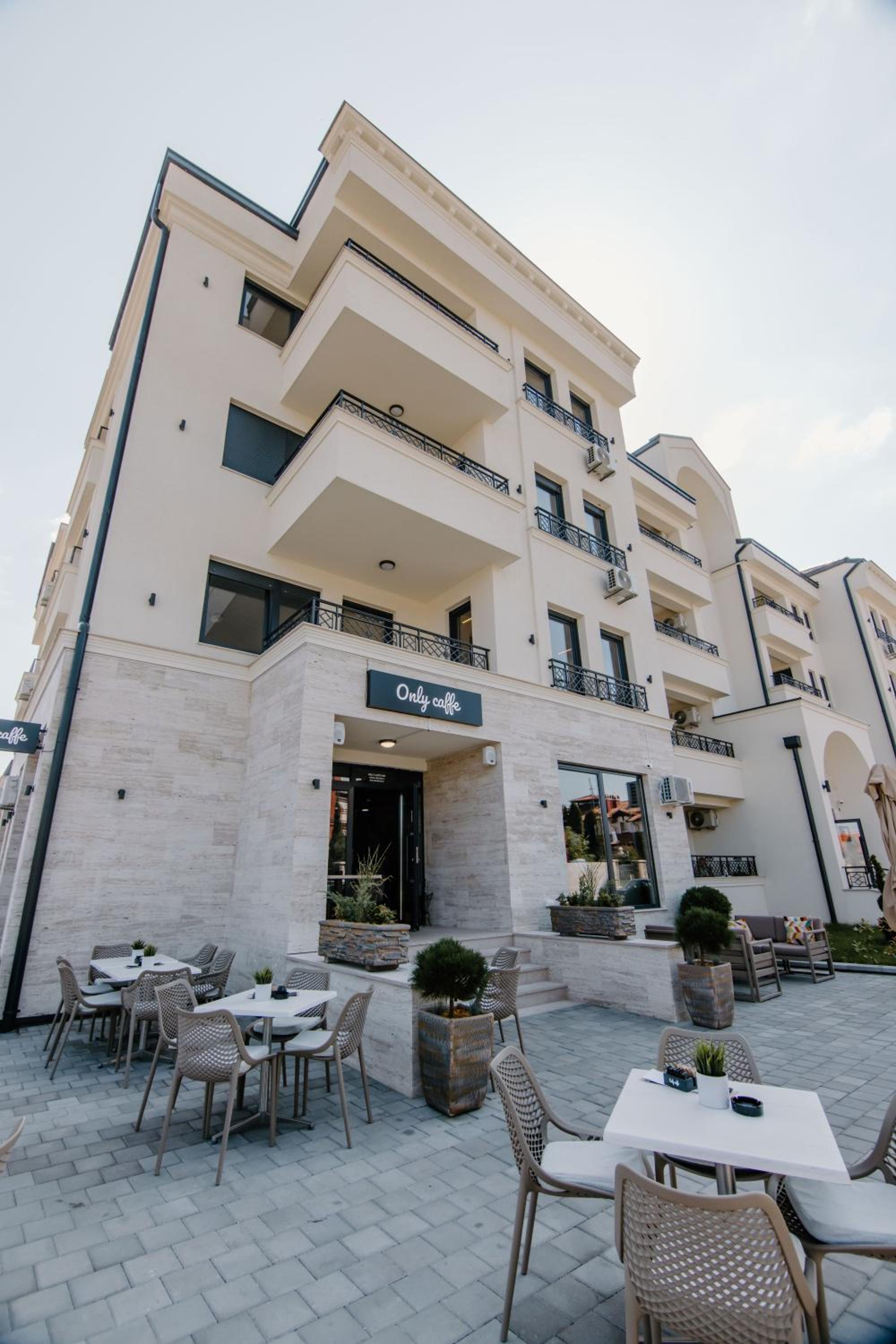 Cherry Lux Apartments