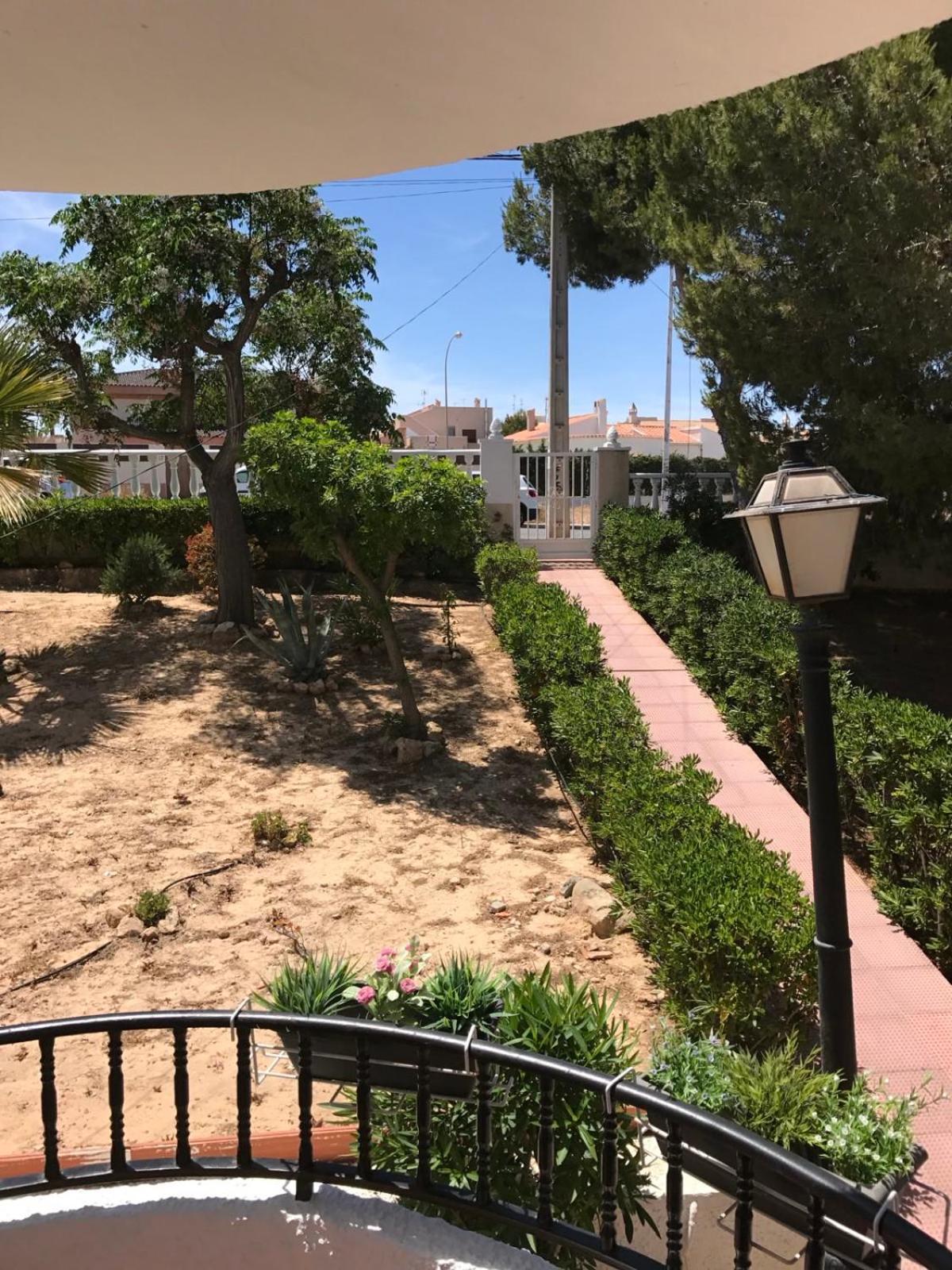 Apartamentos con piscina y vistas al mar-La Mata