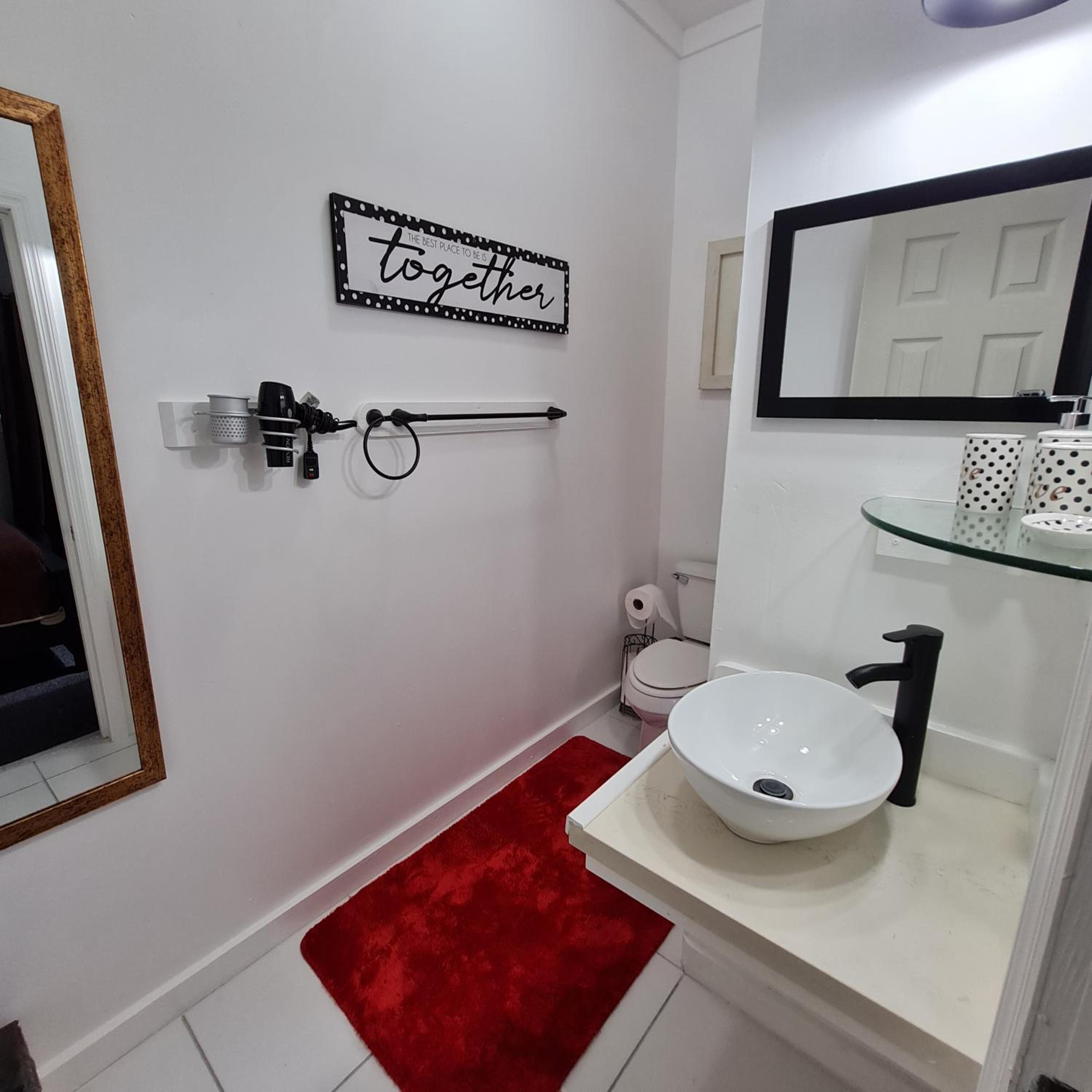 BELL At The Airport Suites Adults Only - Free Airport Transportation