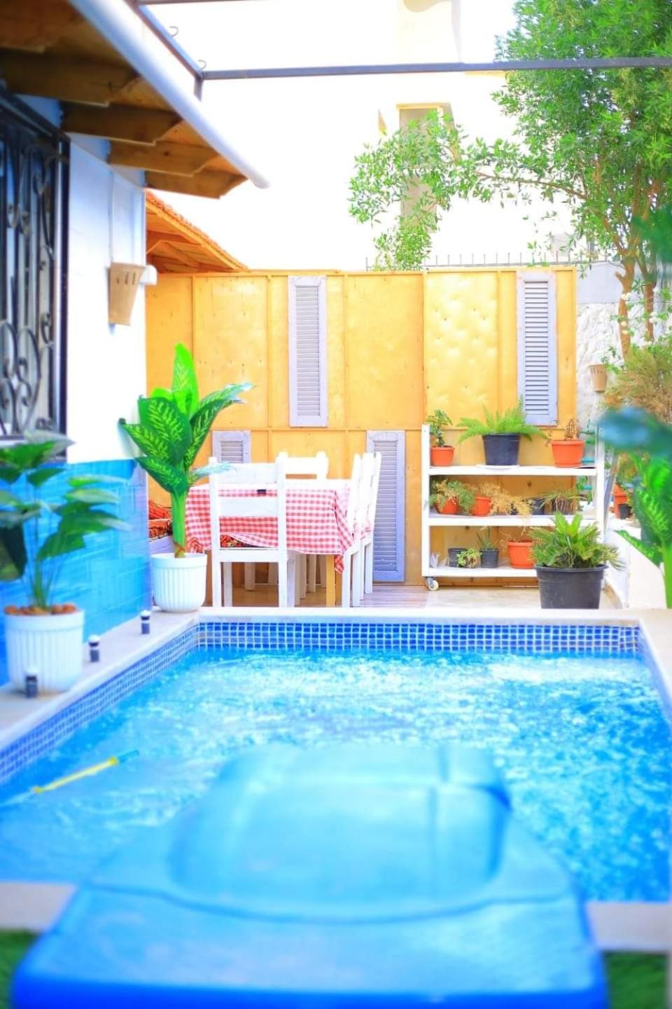 Makramia rental