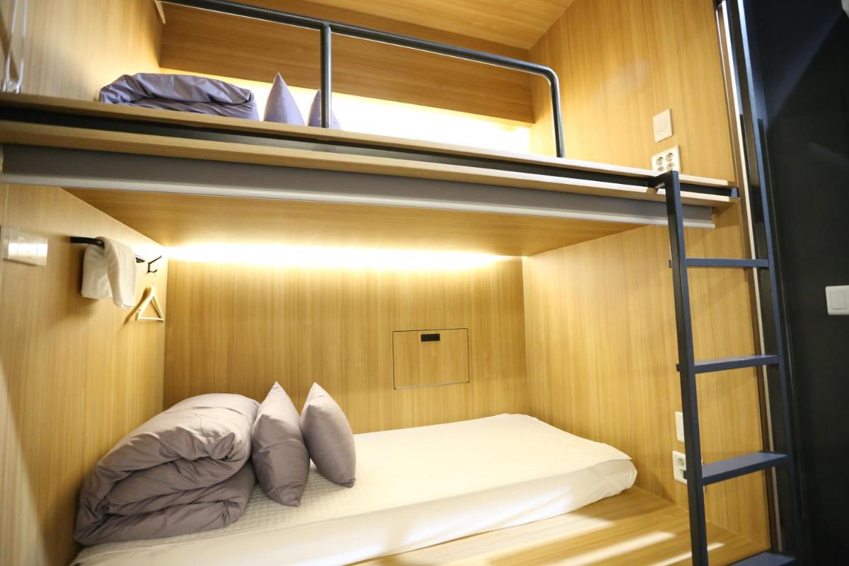 Philstay Ehwa Boutique – Female Only 12