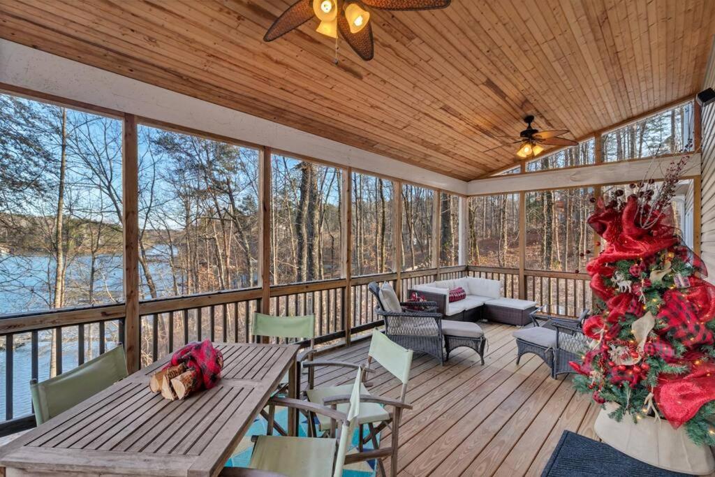 Lake-Front with Hot-Tub & Beautiful Views! view 3