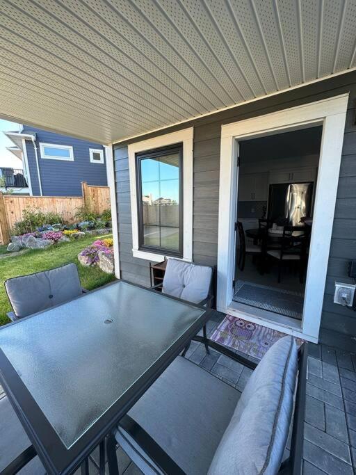 The Royal Bay Escape: Cozy 2 bedrooms garden suite