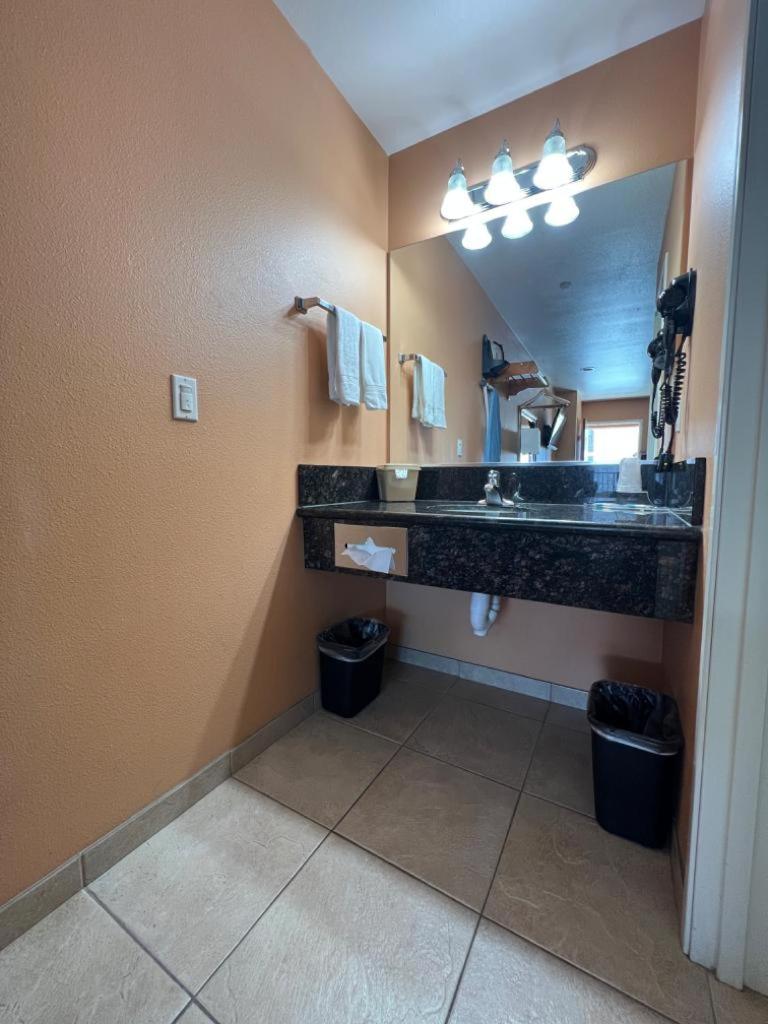 Temecula Vacations - Rancho California Inn Temecula - Property Image 7