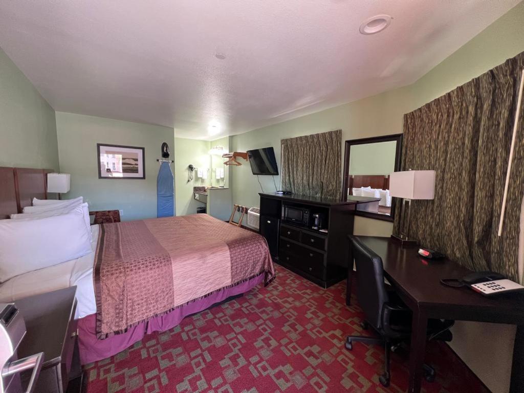 Temecula Vacations - Rancho California Inn Temecula - Property Image 3