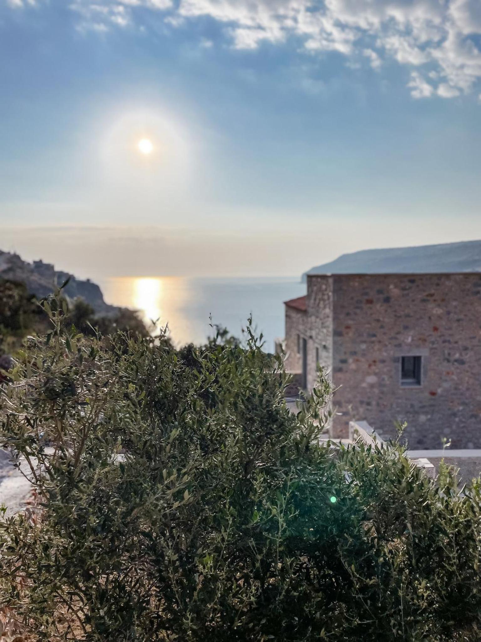 Hotel Eleonas Limeni - Image 1