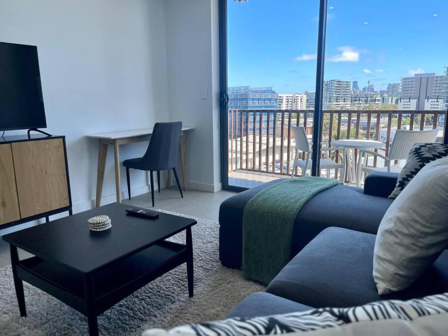 Cosy Stays 1 Bedroom Apartment Rosebery Parking & Balcony Sydney Escape