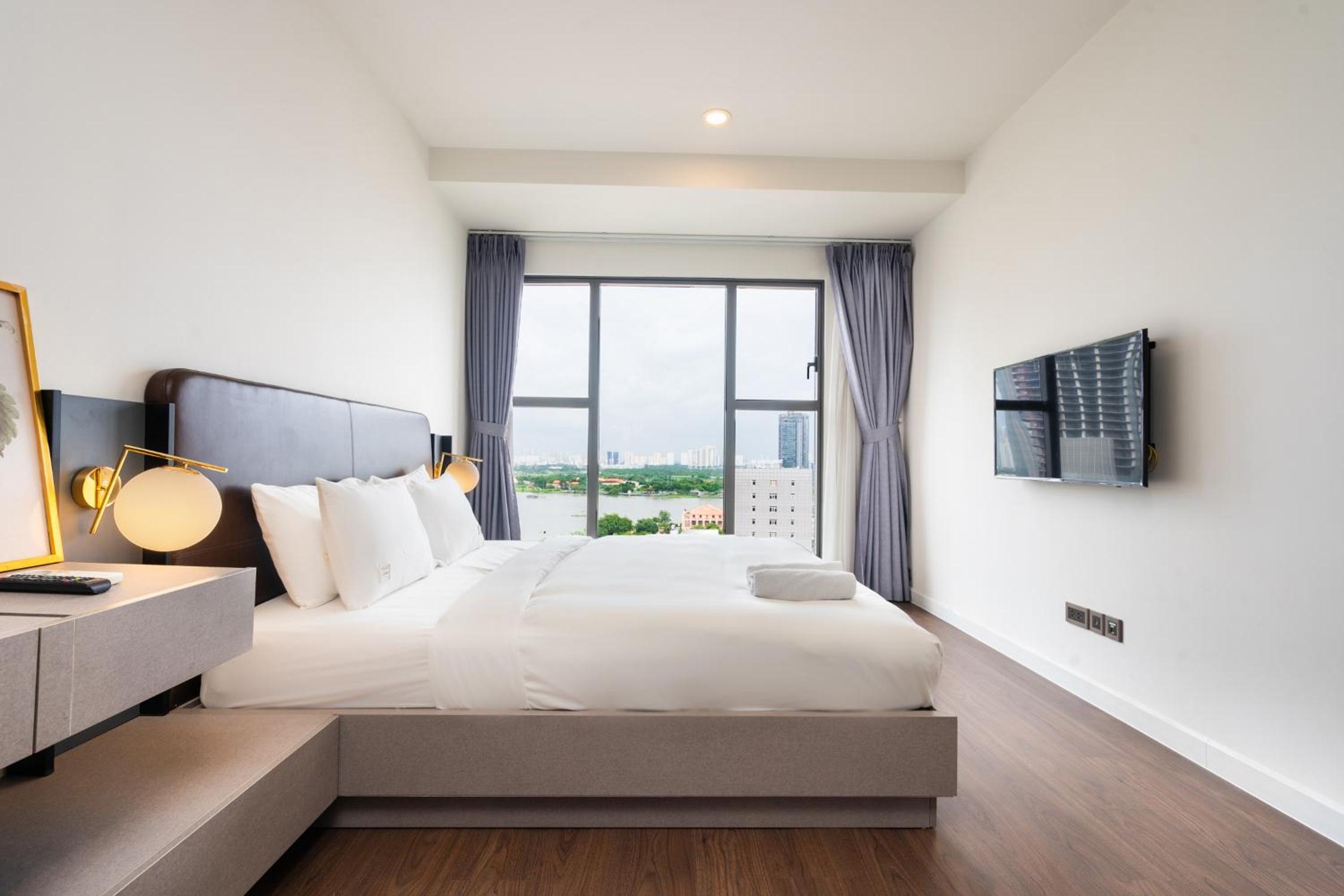 Saigon Royal Apartment 2 bedroom in center