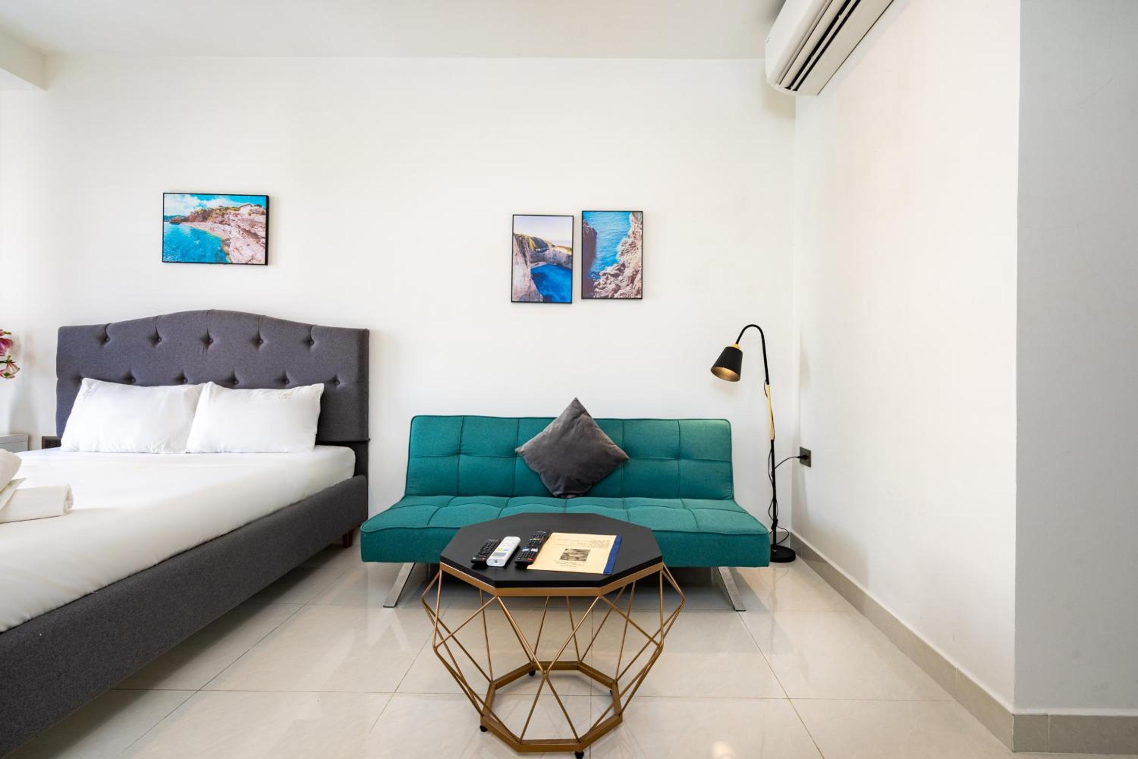 Saigon Royal Apartment 2 bedroom in center