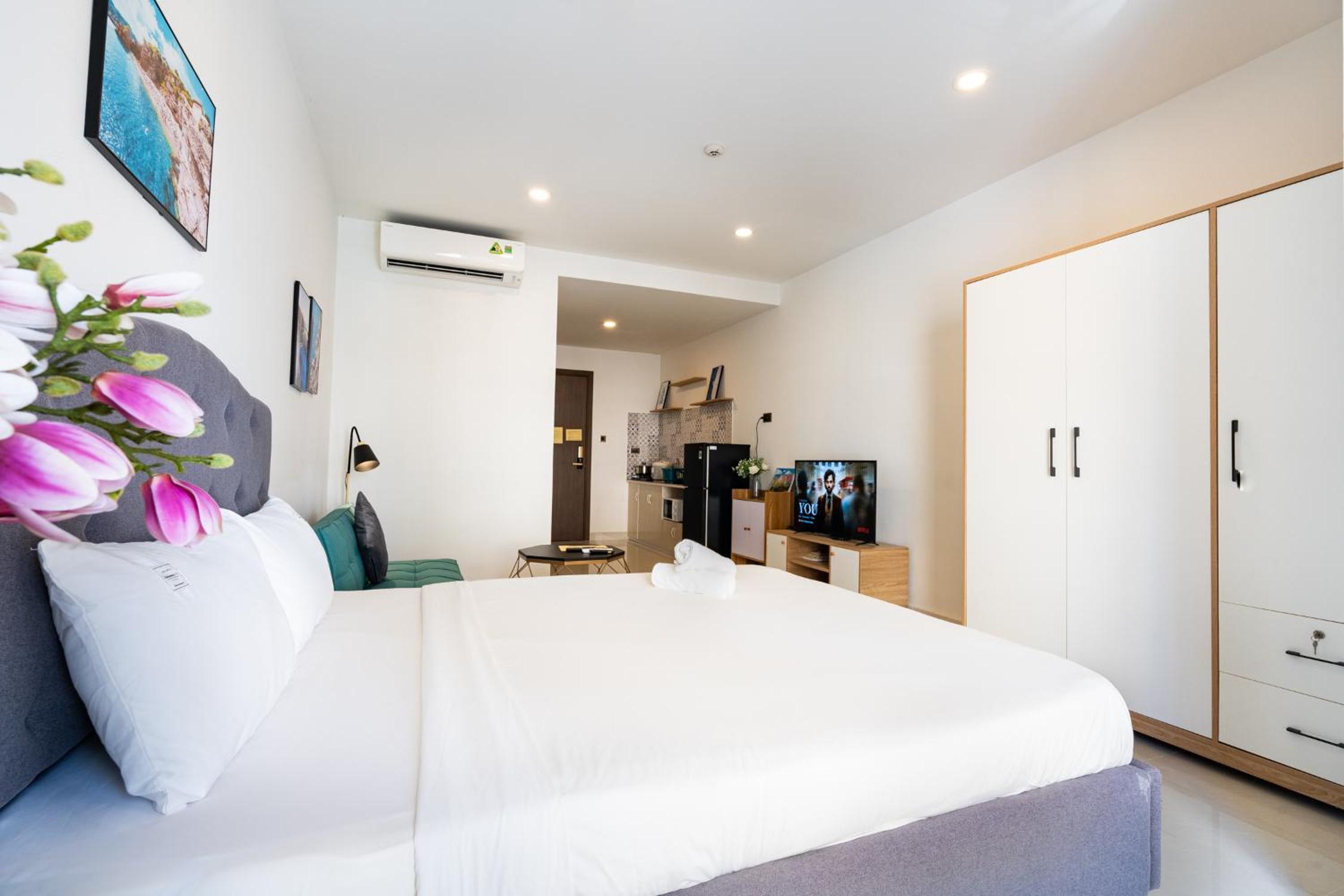 Saigon Royal Apartment 2 bedroom in center