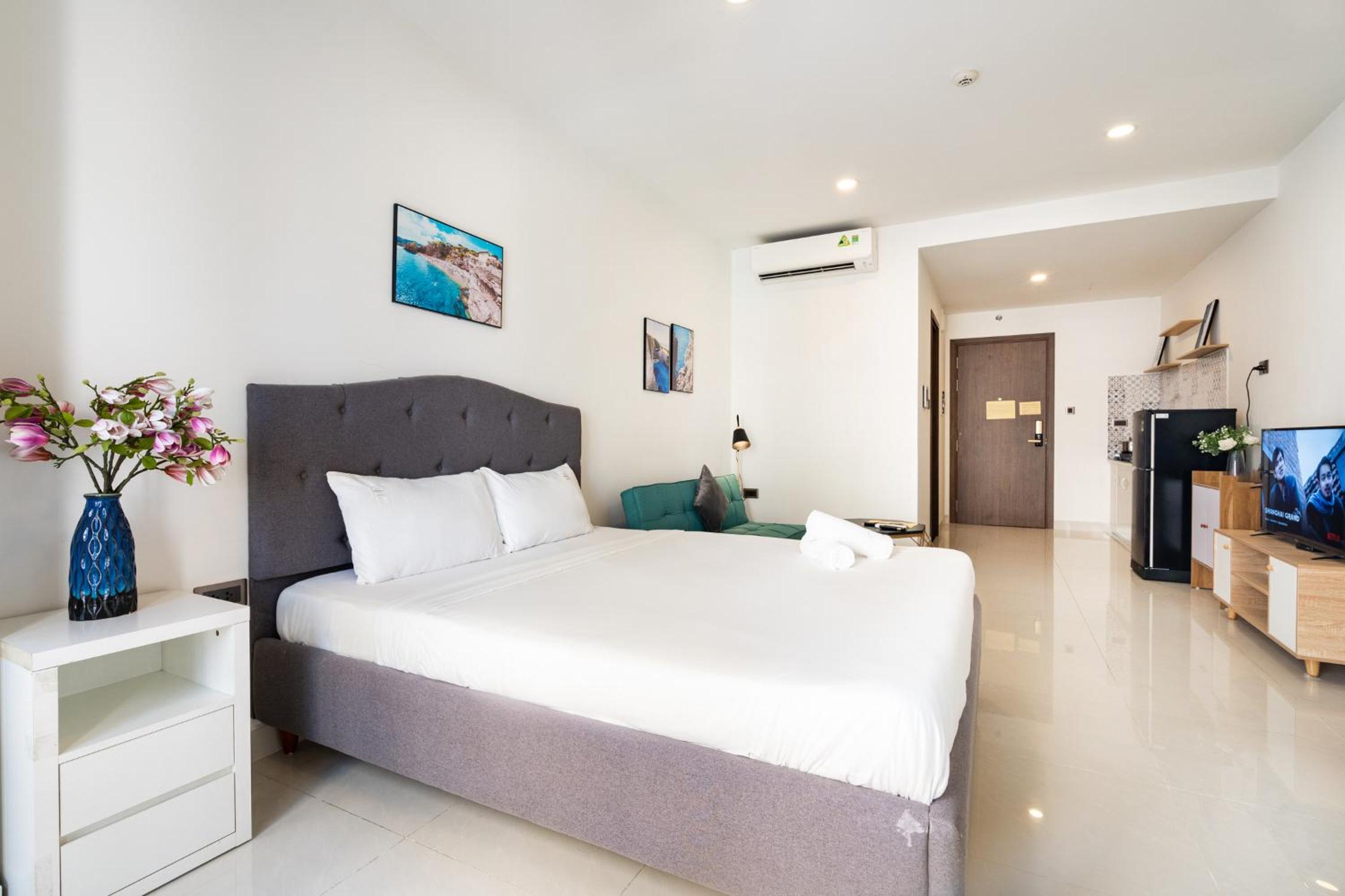 Saigon Royal Apartment 2 bedroom in center