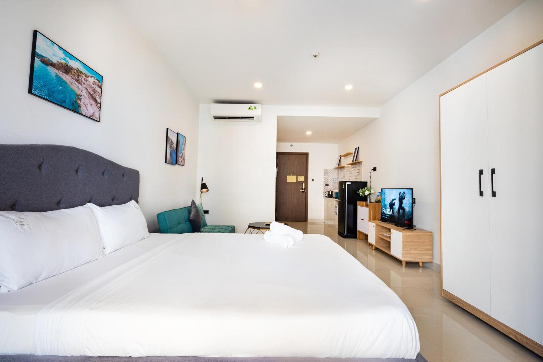 Saigon Royal Apartment 2 bedroom in center