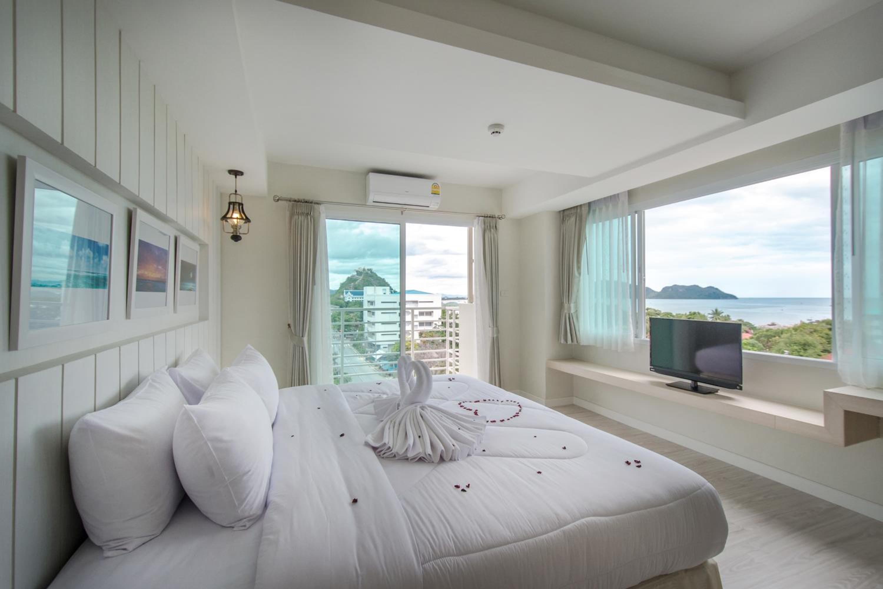 Prachuap Grand Hotel