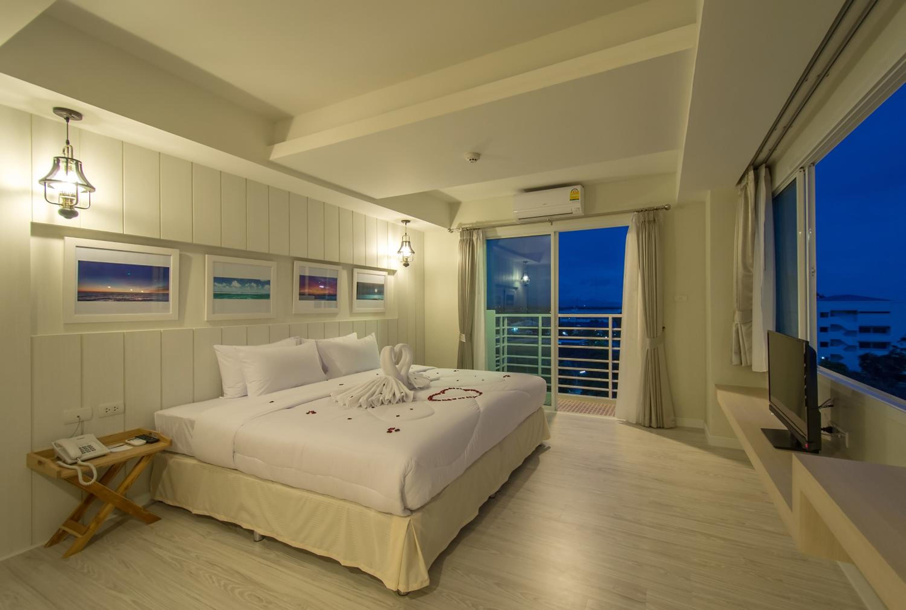 Prachuap Grand Hotel