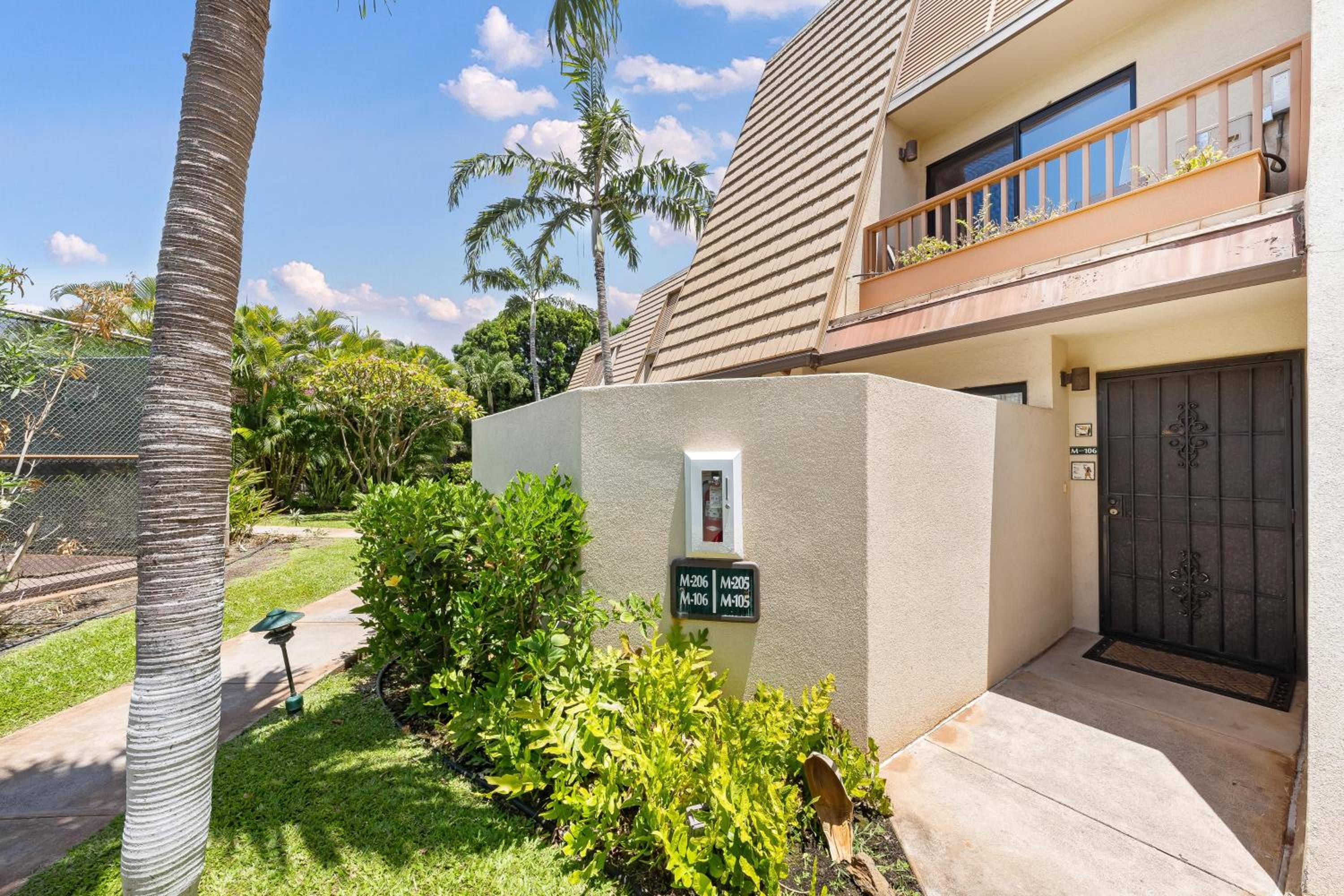 Maui Kamaole M106 · MKO M106 Remodeled Condo w AC Pool Walk to B view 4