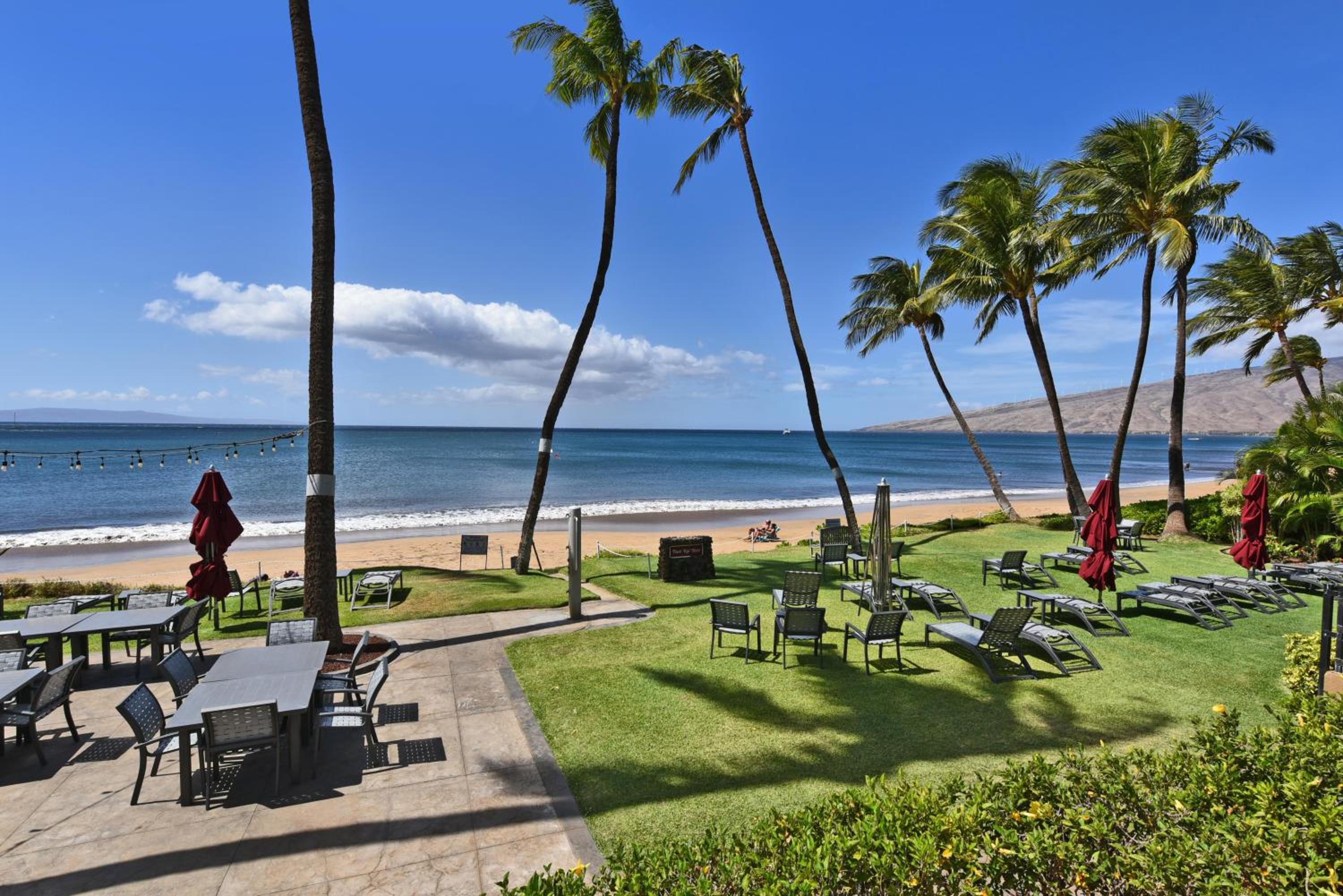 Nani Kai Hale 605 · NKH 605 Remodeled BeachFront w Pool AC Sandy